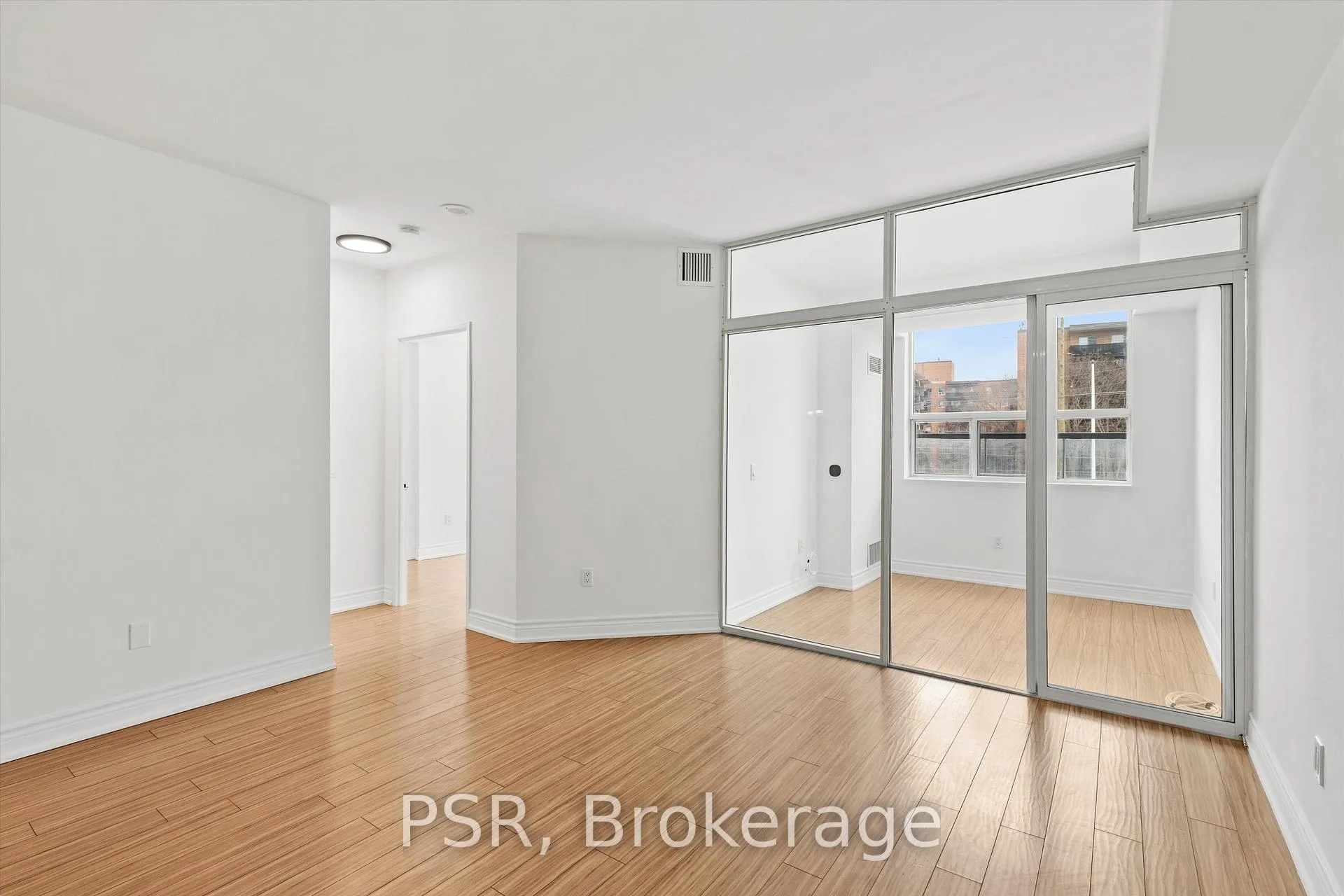 Photo 20 of Unit 103, 7378 Yonge Street, Vaughan, Crestwood-Springfarm-Yorkhill — HOMEH