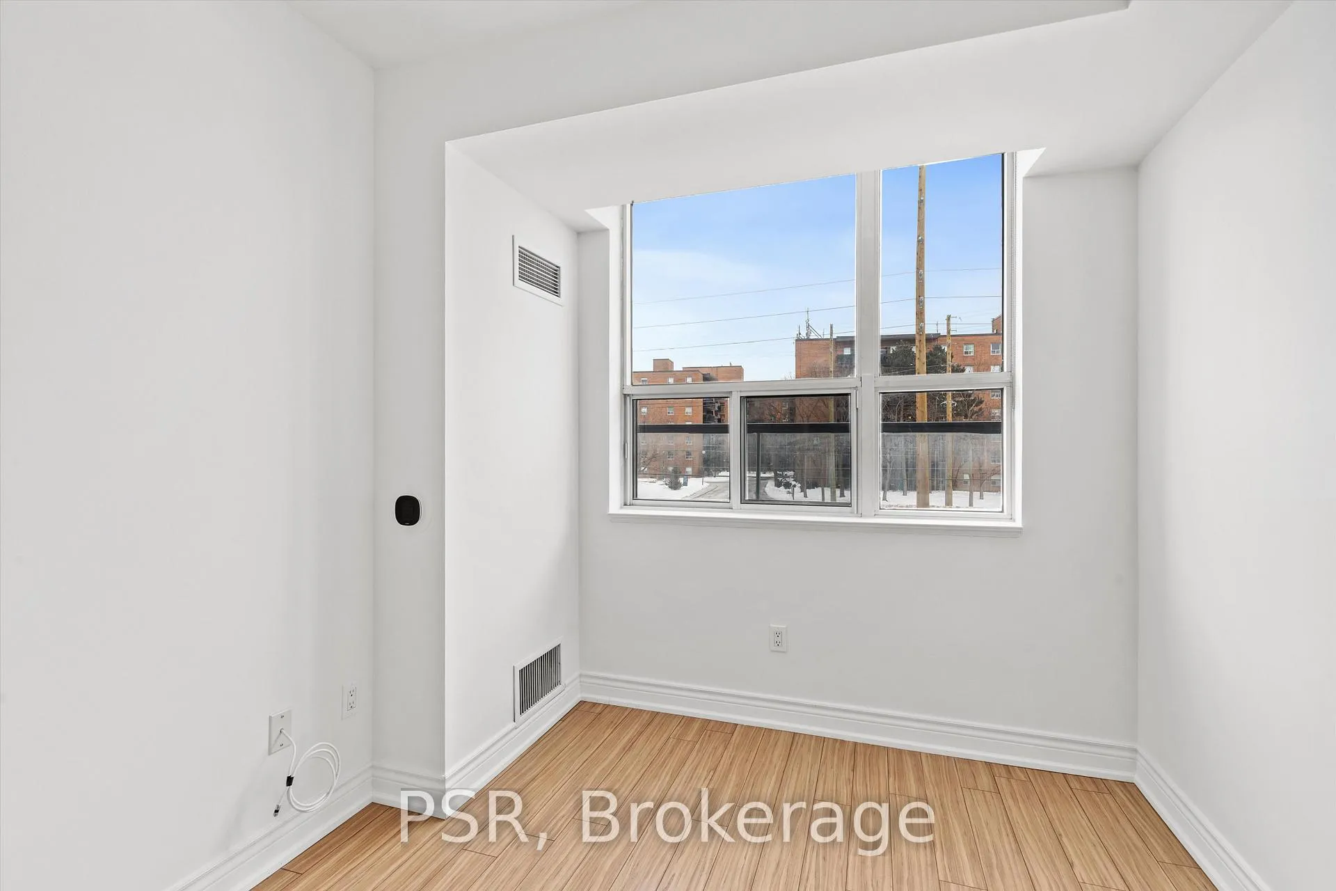 Photo 21 of Unit 103, 7378 Yonge Street, Vaughan, Crestwood-Springfarm-Yorkhill — HOMEH