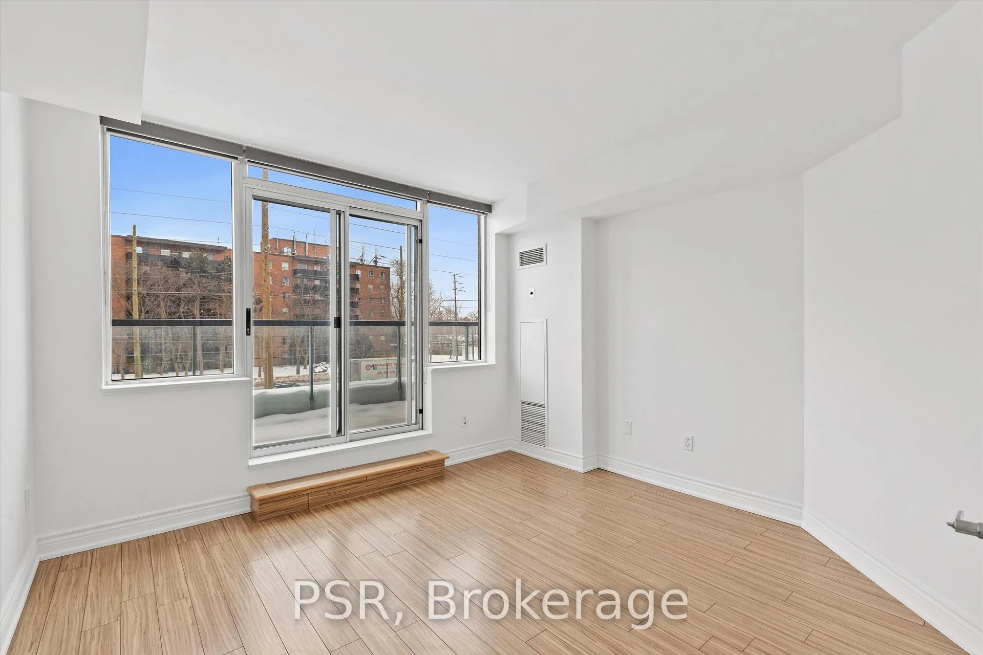 Photo 23 of Unit 103, 7378 Yonge Street, Vaughan, Crestwood-Springfarm-Yorkhill — HOMEH