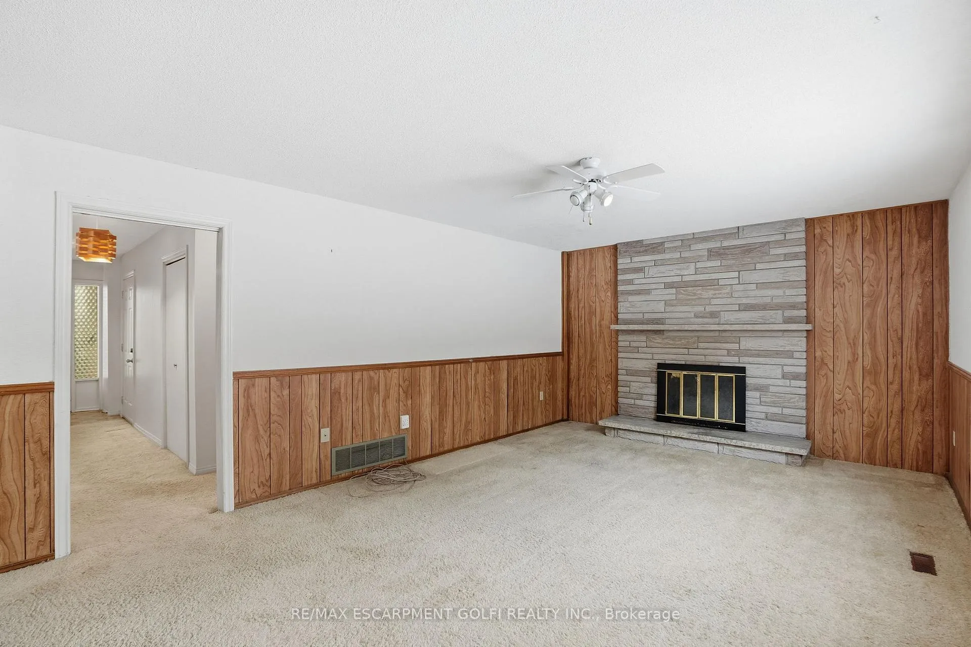 Photo 7 of 81 Highland Park Drive, Hamilton, Dundas — HOMEH
