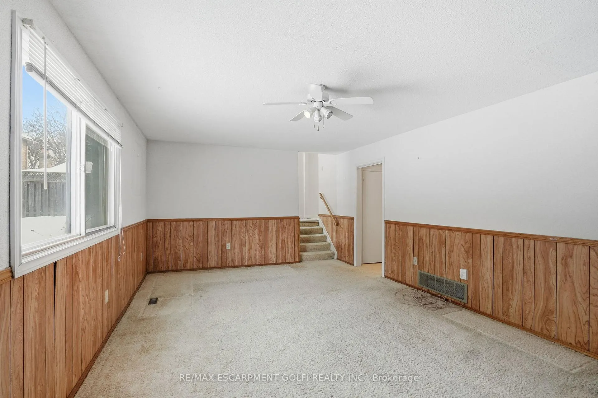 Photo 8 of 81 Highland Park Drive, Hamilton, Dundas — HOMEH