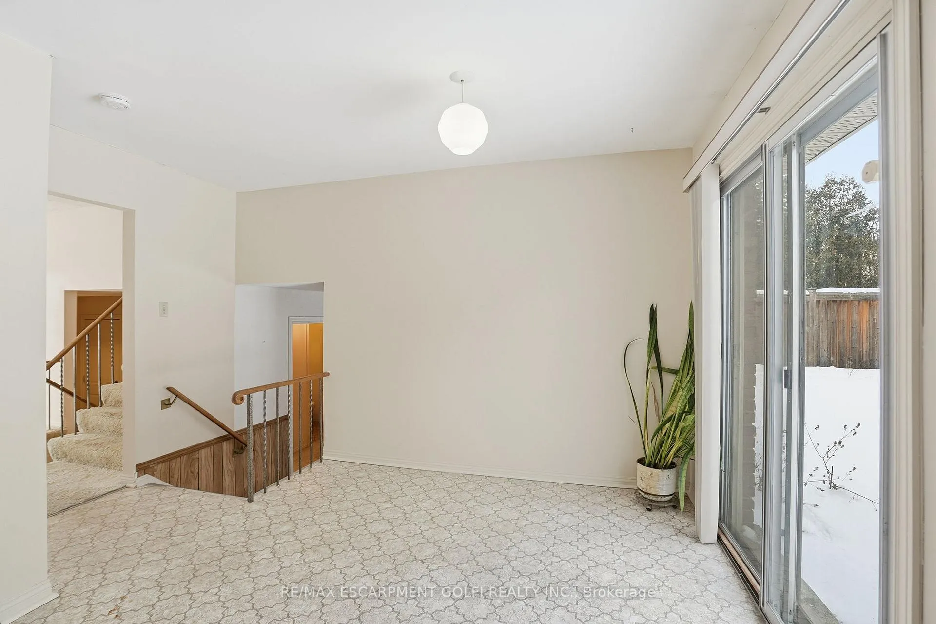Photo 12 of 81 Highland Park Drive, Hamilton, Dundas — HOMEH