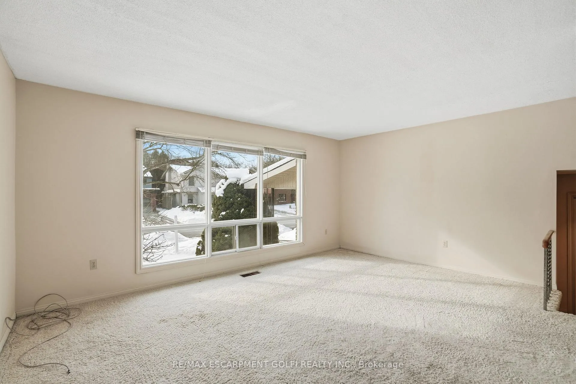 Photo 16 of 81 Highland Park Drive, Hamilton, Dundas — HOMEH