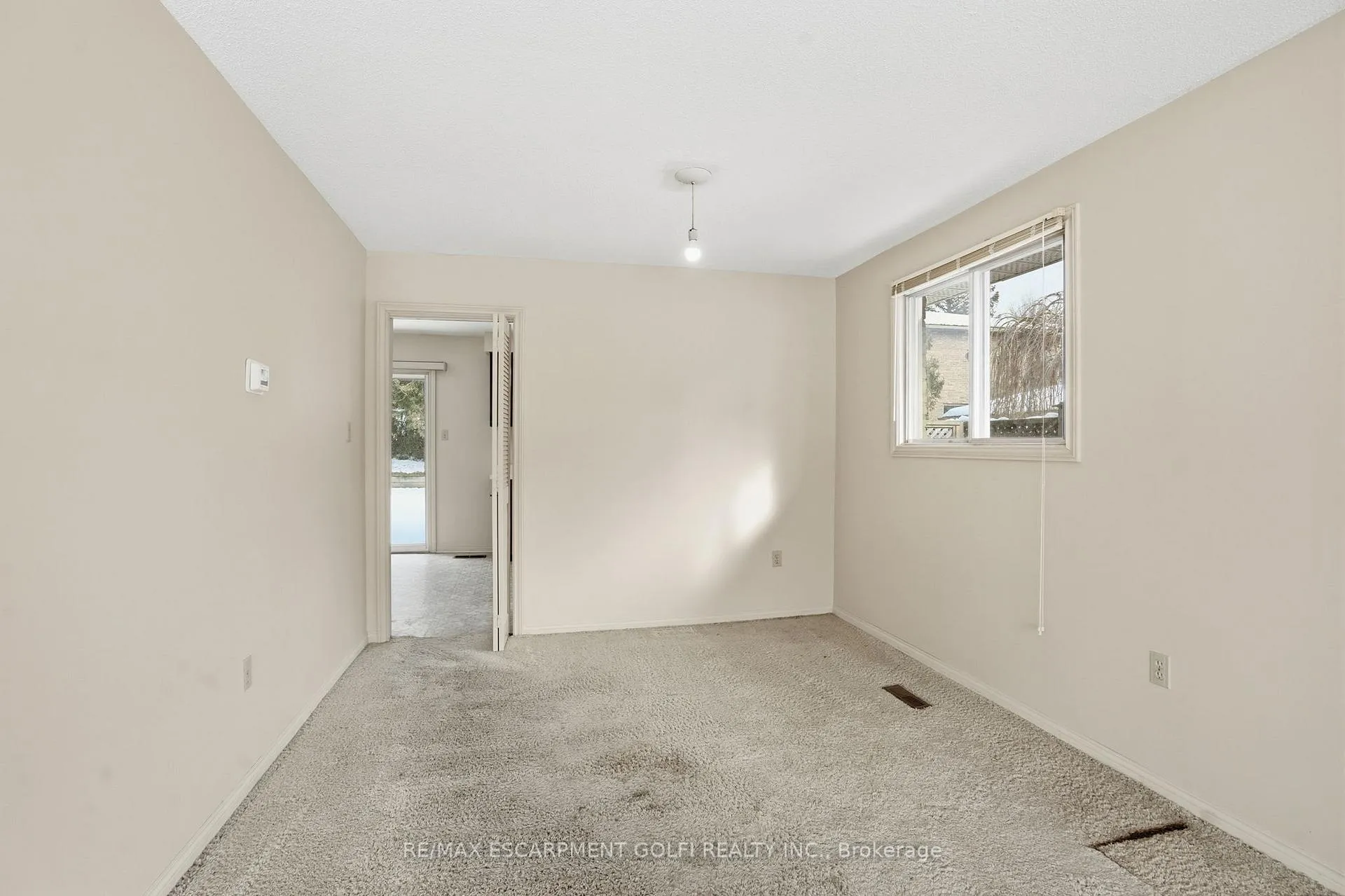 Photo 17 of 81 Highland Park Drive, Hamilton, Dundas — HOMEH