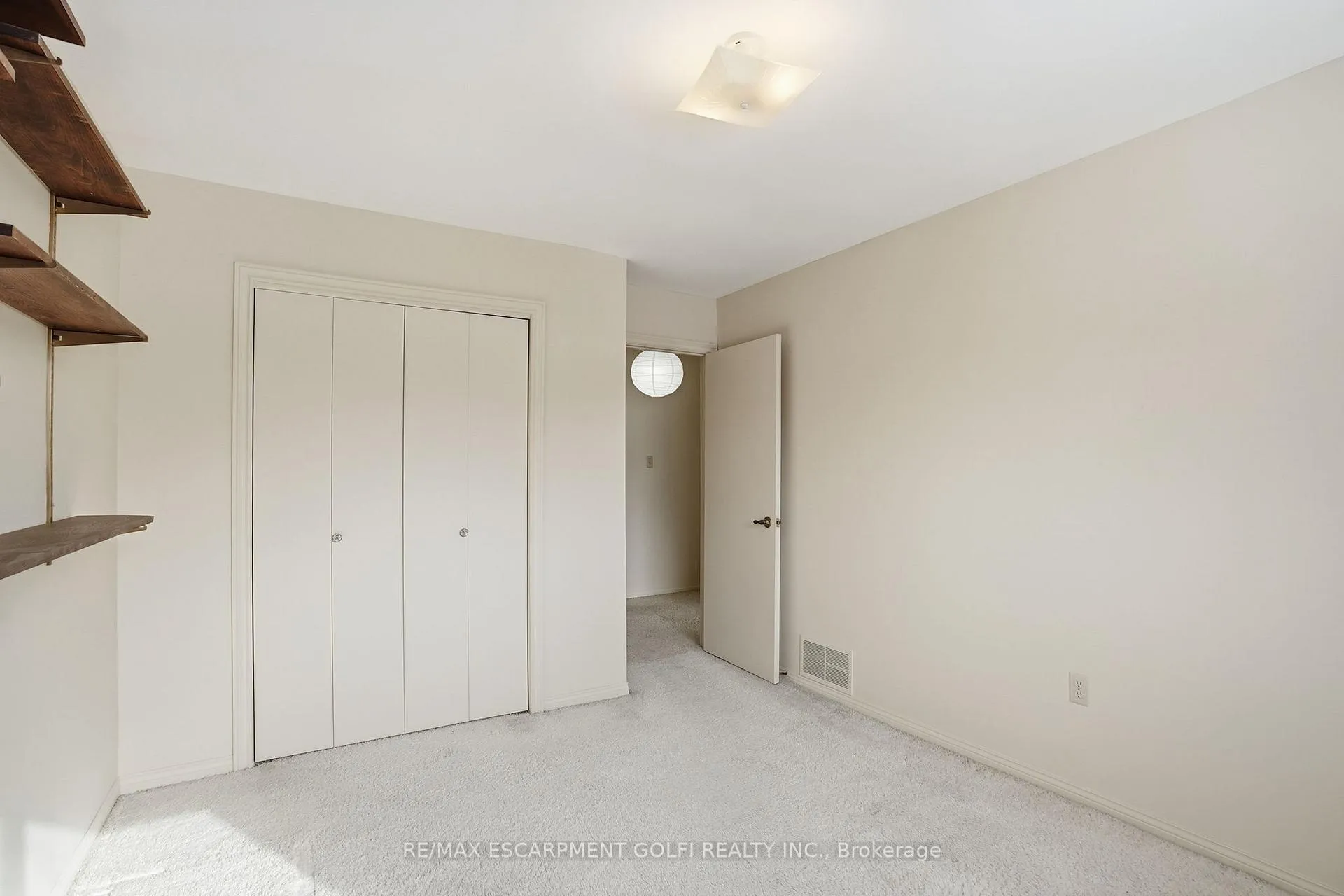 Photo 24 of 81 Highland Park Drive, Hamilton, Dundas — HOMEH