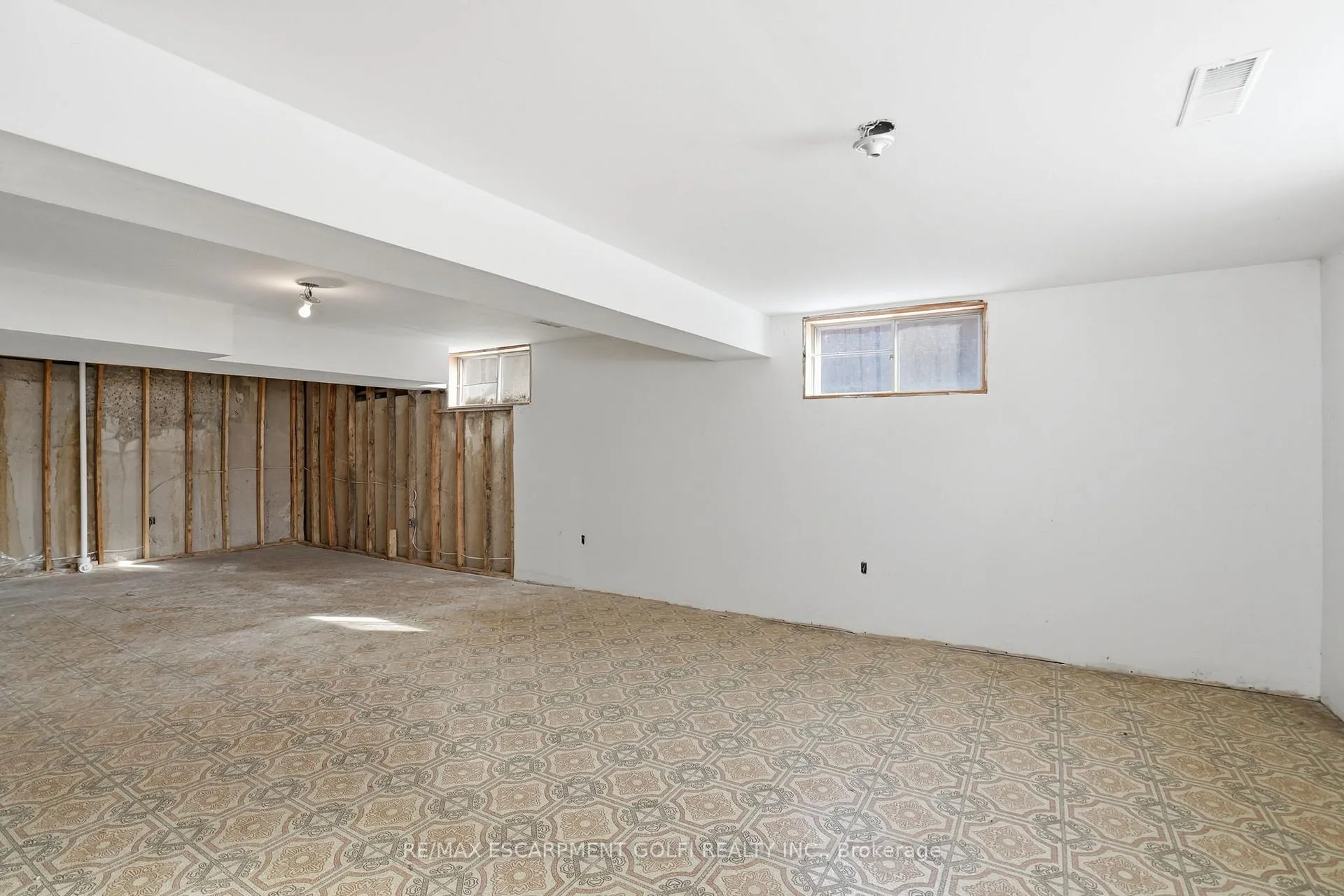 Photo 29 of 81 Highland Park Drive, Hamilton, Dundas — HOMEH
