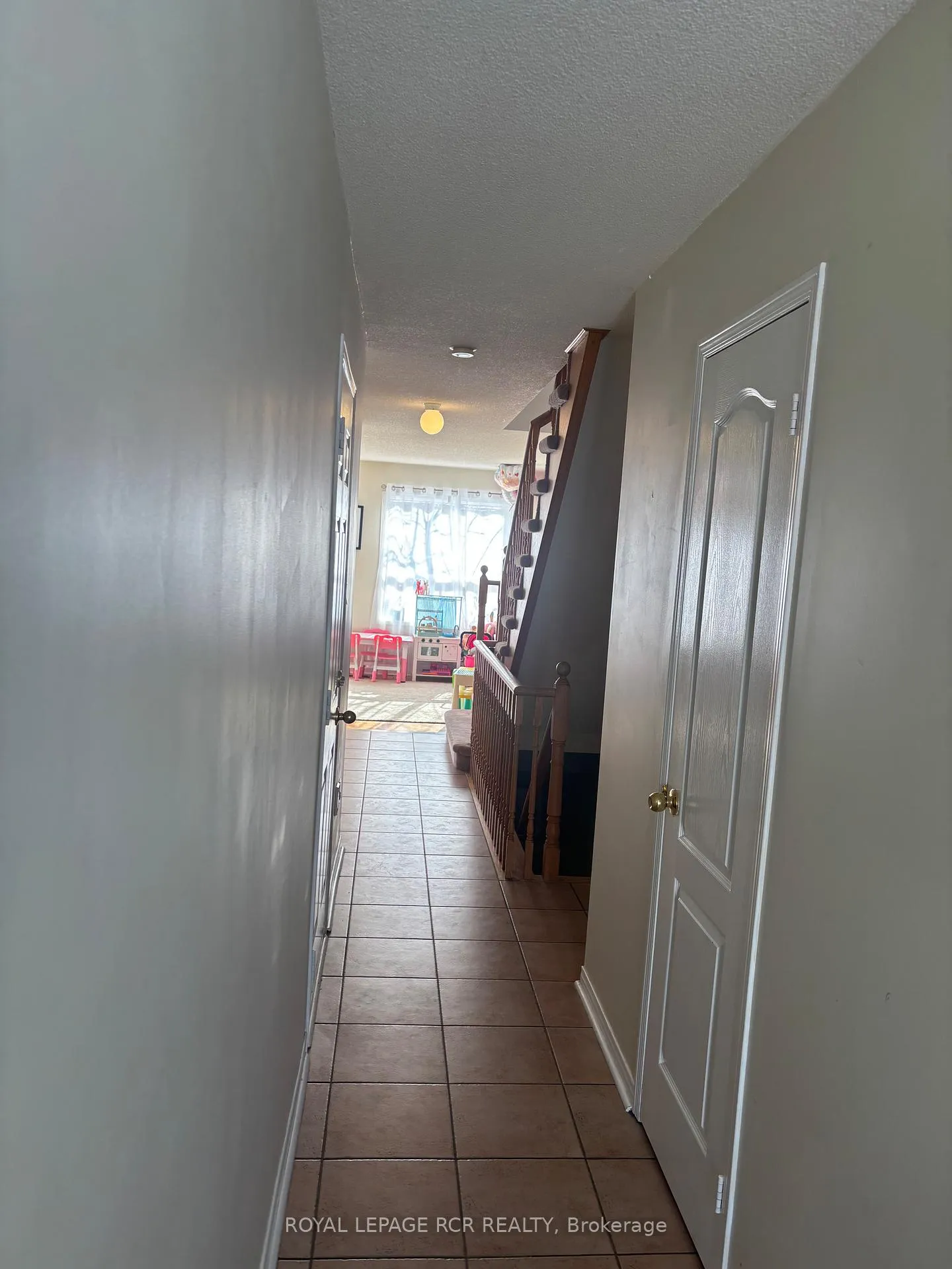 Photo 2 of 39 Tania Crescent, Vaughan, Maple — HOMEH
