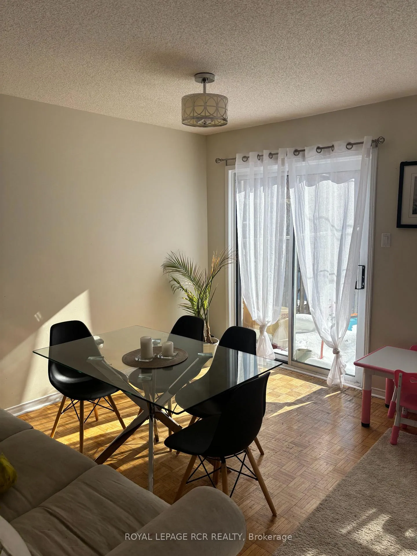 Photo 8 of 39 Tania Crescent, Vaughan, Maple — HOMEH