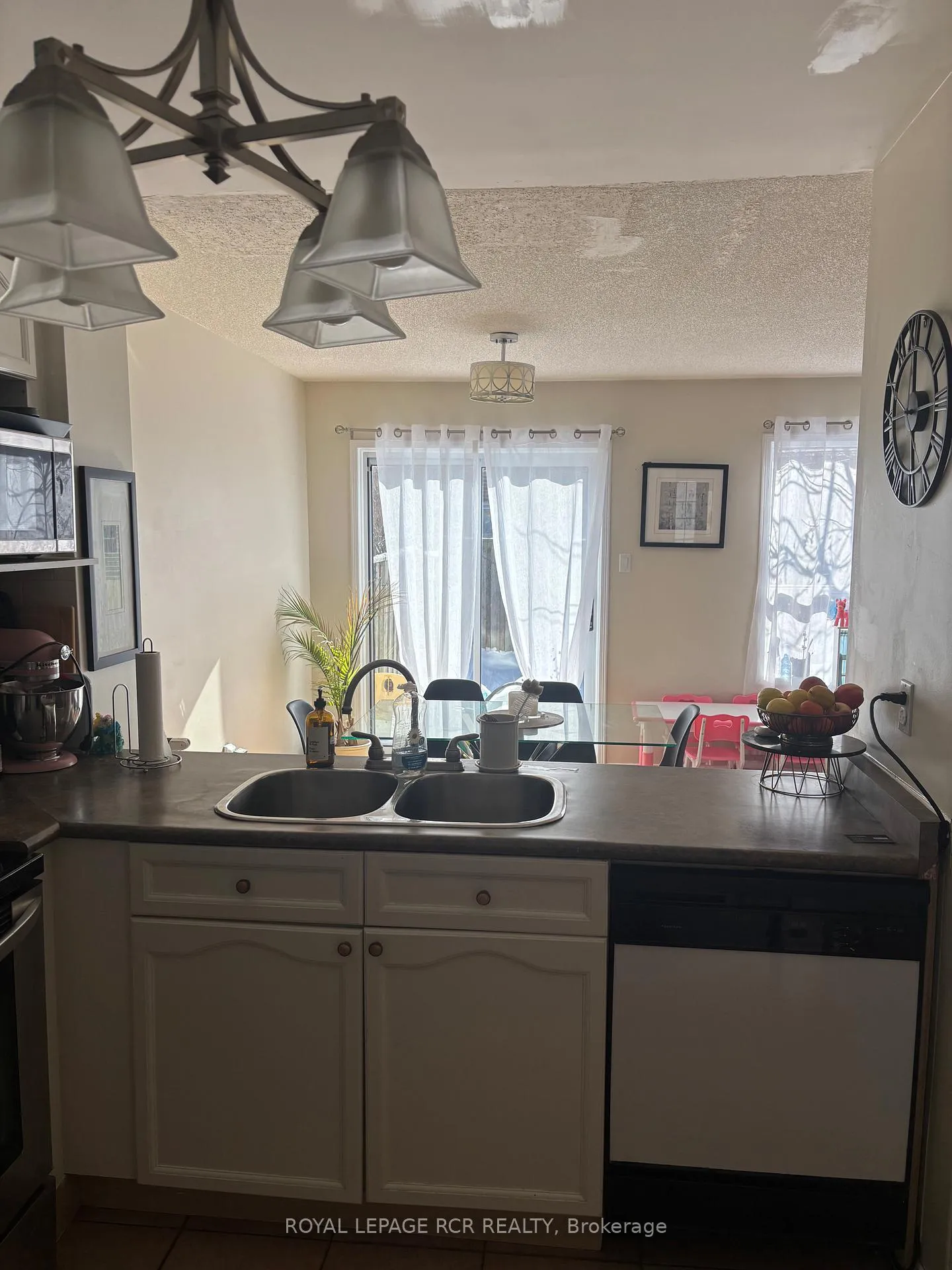 Photo 9 of 39 Tania Crescent, Vaughan, Maple — HOMEH