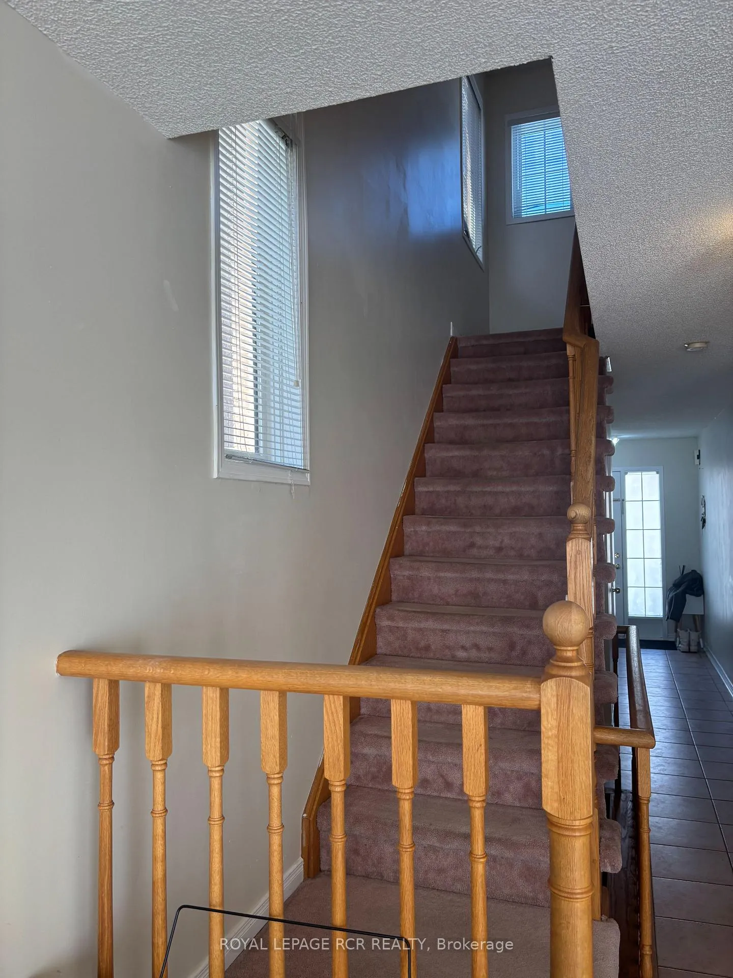 Photo 13 of 39 Tania Crescent, Vaughan, Maple — HOMEH