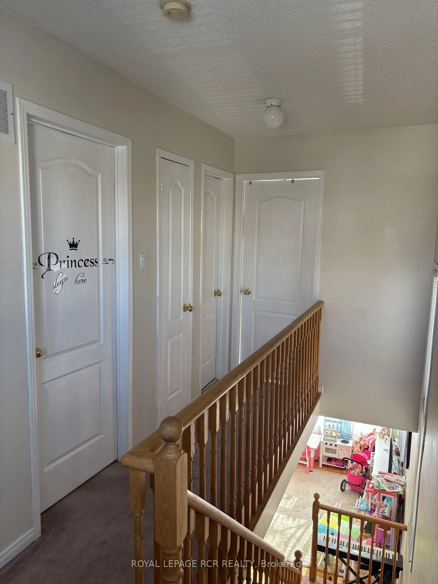 Photo 16 of 39 Tania Crescent, Vaughan, Maple — HOMEH