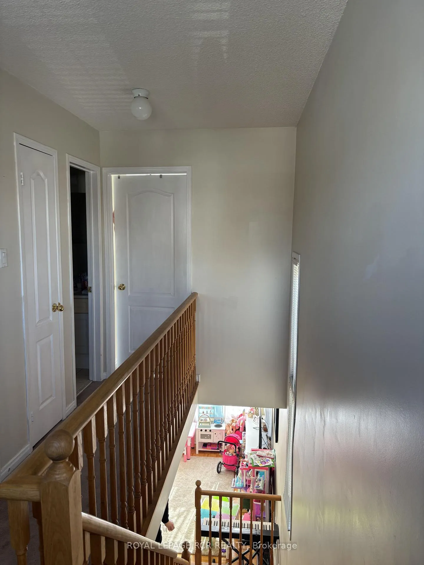 Photo 23 of 39 Tania Crescent, Vaughan, Maple — HOMEH