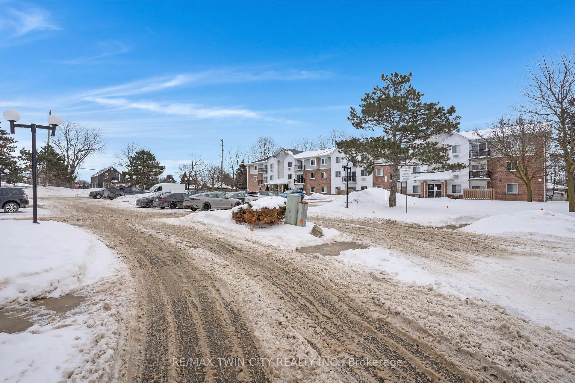 Photo 2 of Unit 208, 270 Eiwo Court, Waterloo — HOMEH