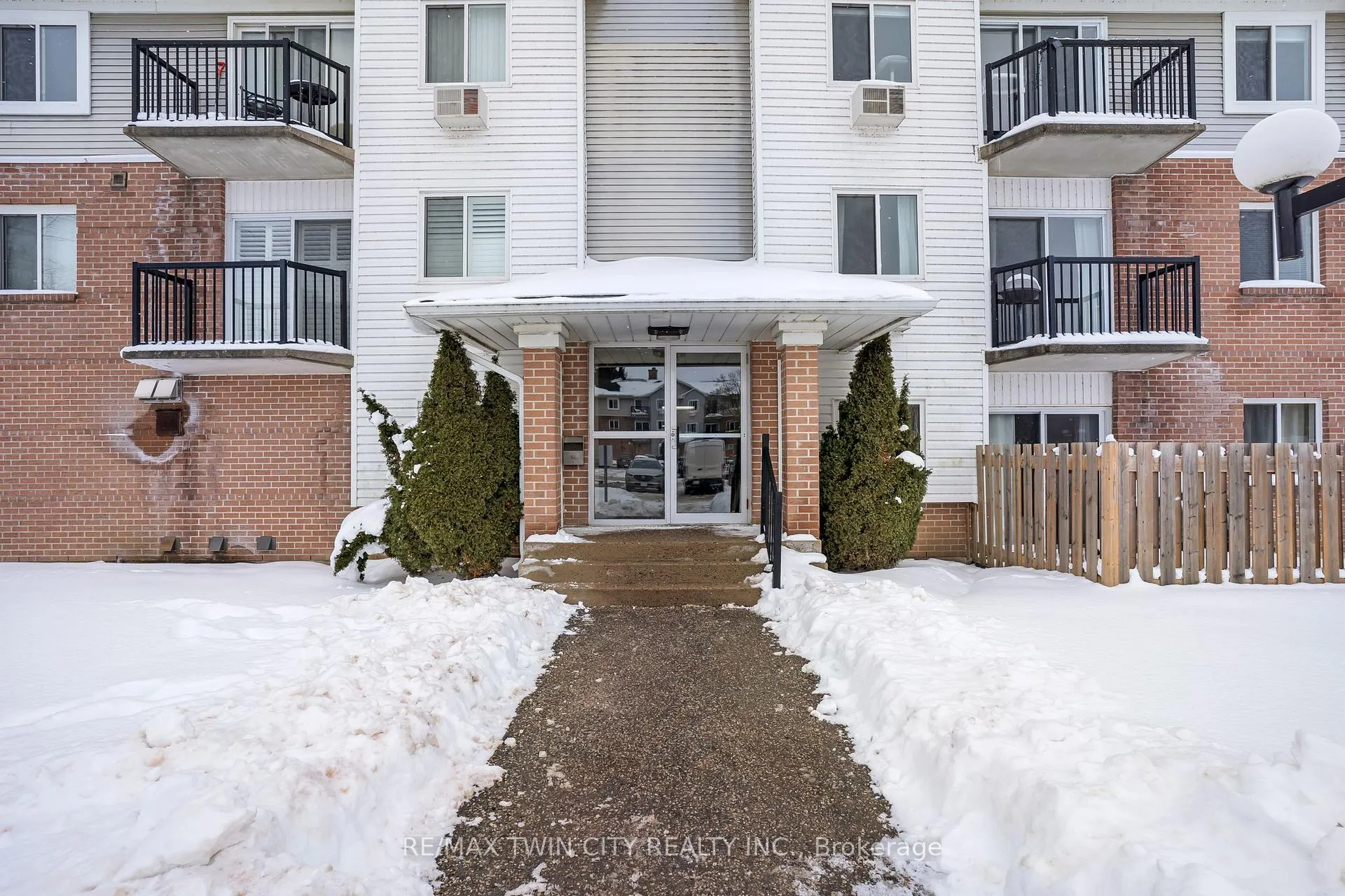 Photo 4 of Unit 208, 270 Eiwo Court, Waterloo — HOMEH