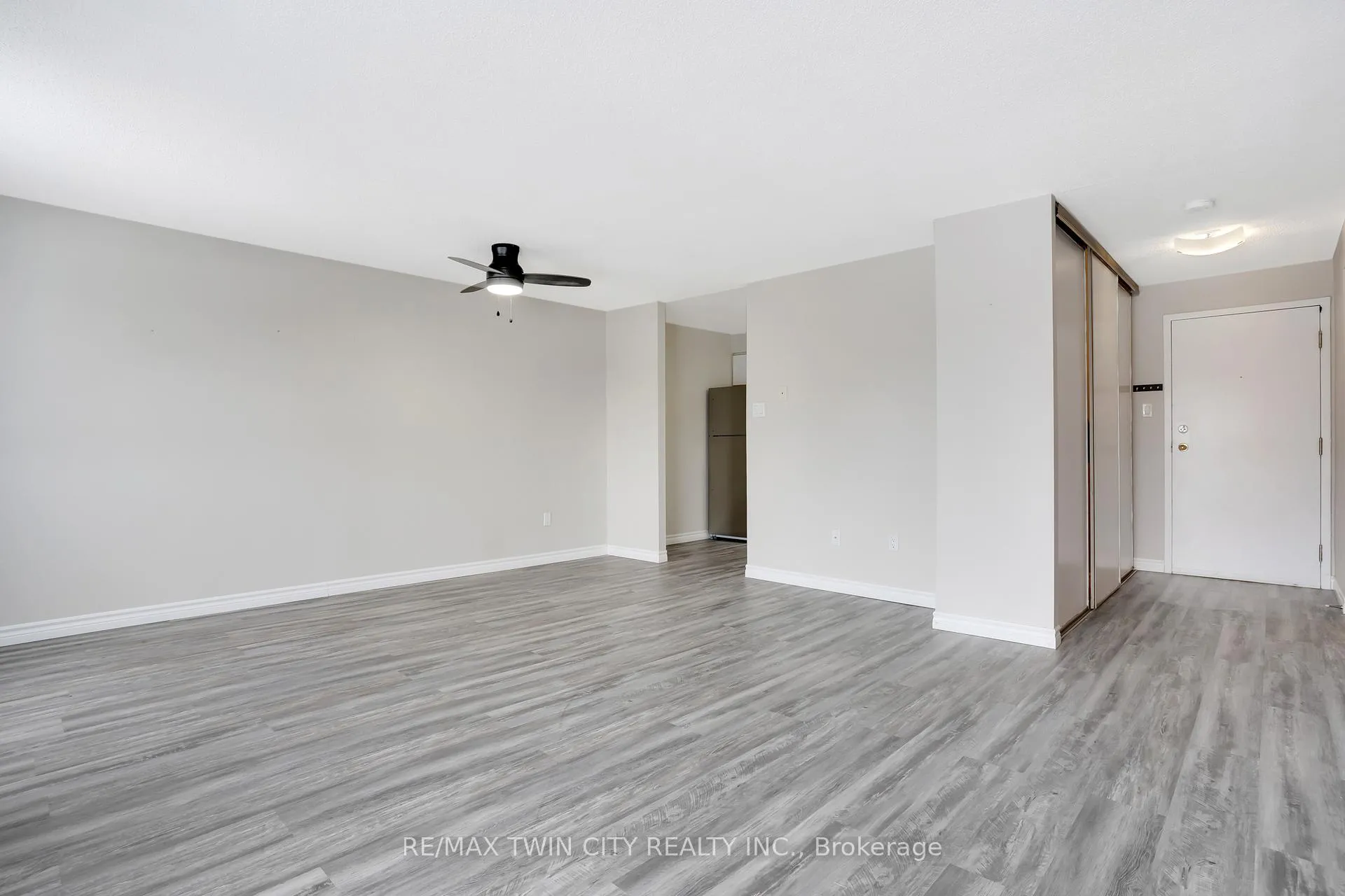 Photo 13 of Unit 208, 270 Eiwo Court, Waterloo — HOMEH