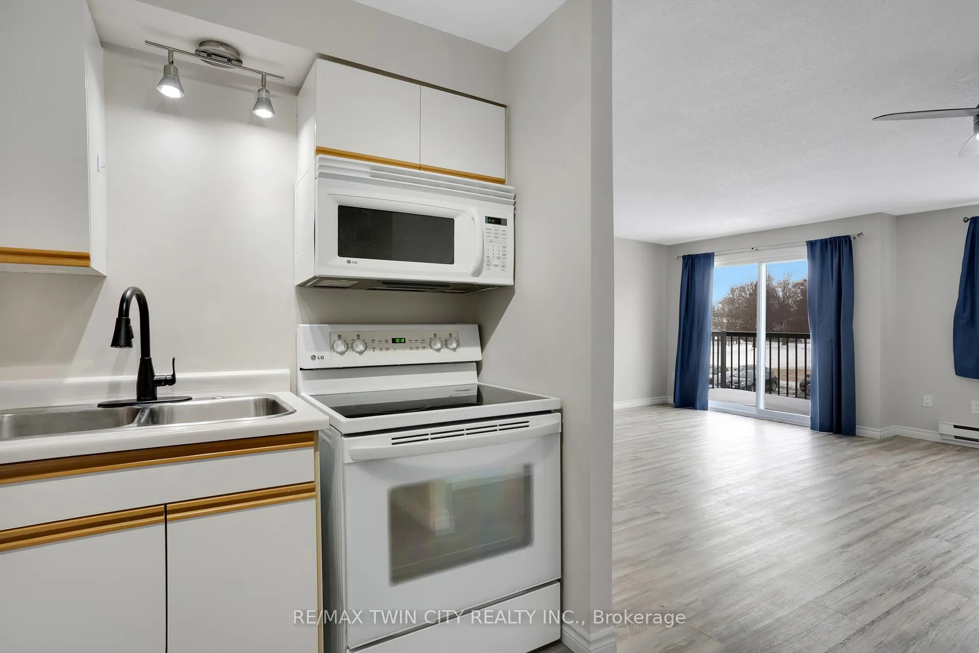Photo 18 of Unit 208, 270 Eiwo Court, Waterloo — HOMEH