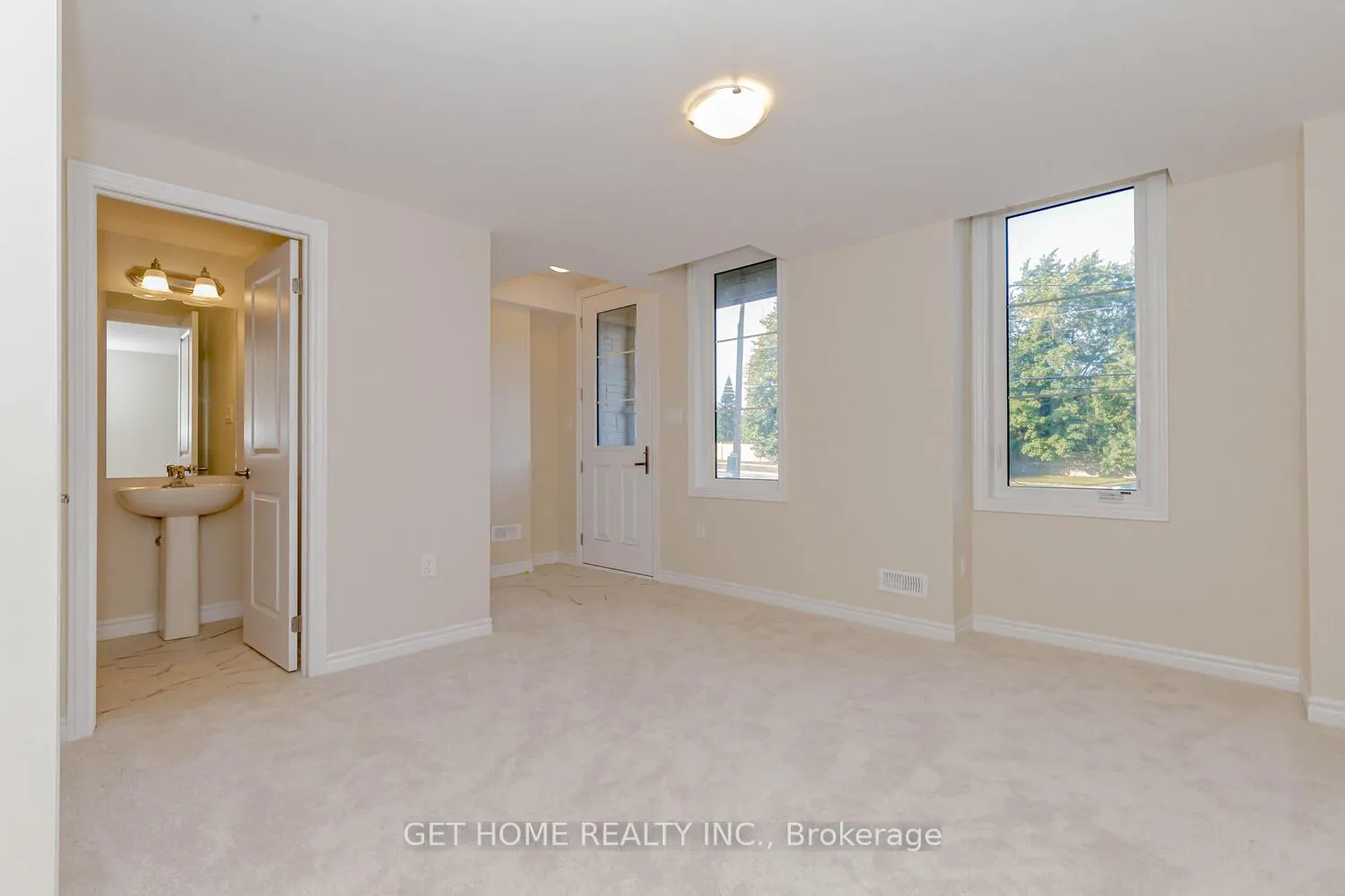 Photo 9 of 1453 National Common, Burlington, Tyandaga — HOMEH