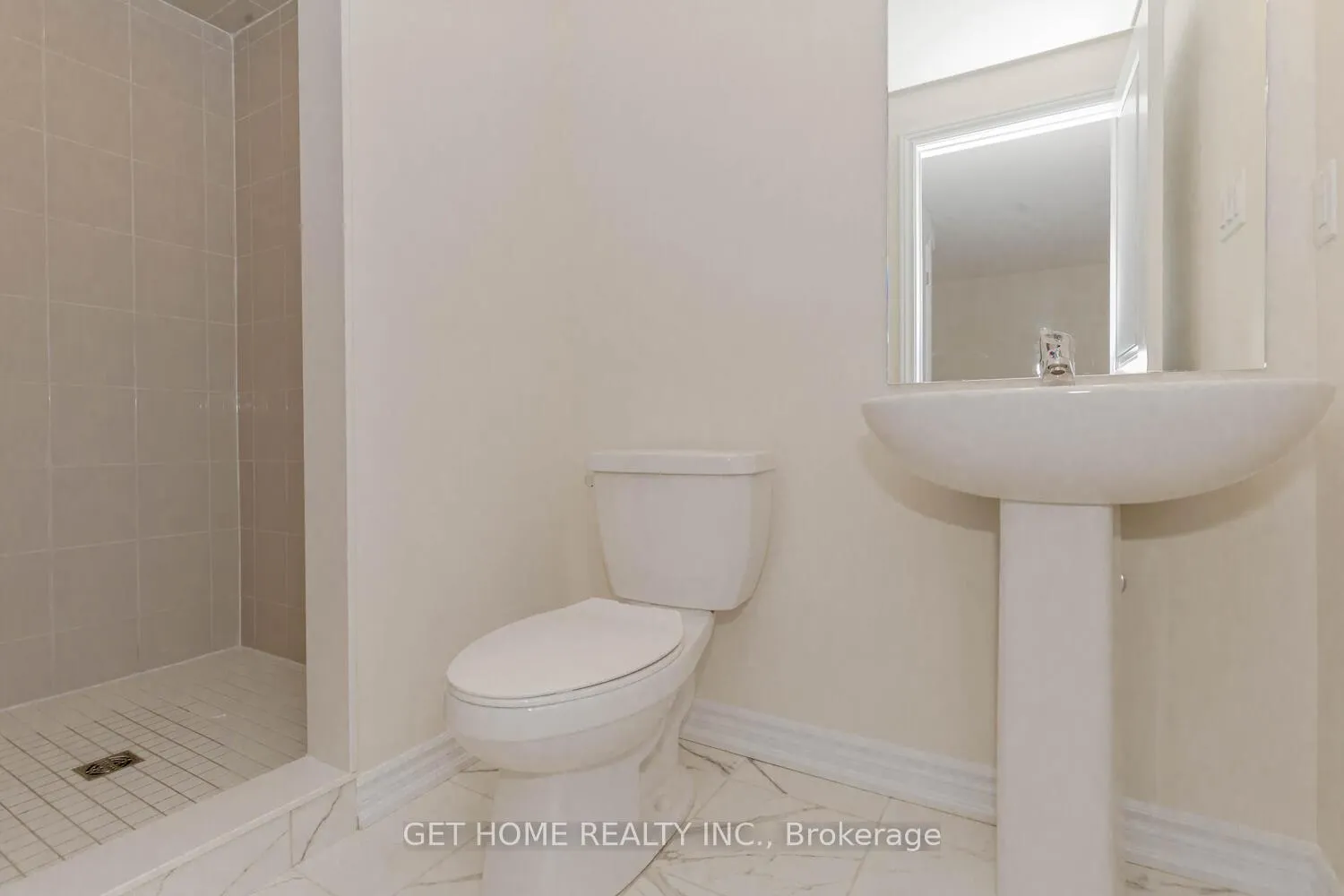 Photo 12 of 1453 National Common, Burlington, Tyandaga — HOMEH
