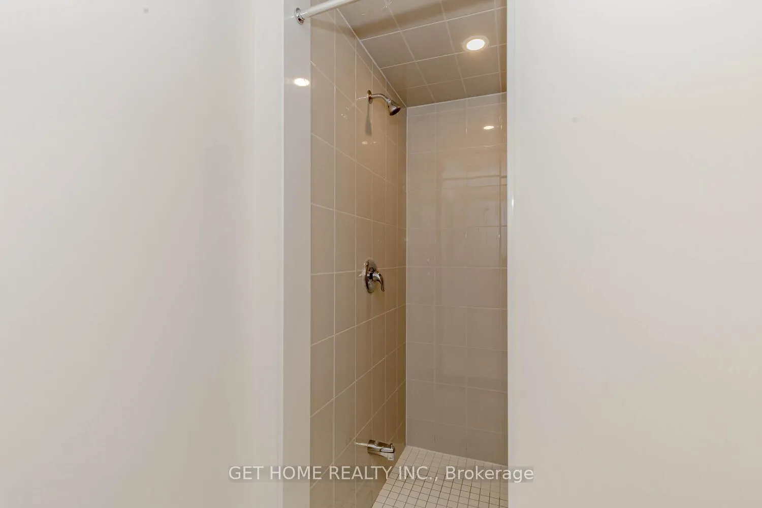 Photo 13 of 1453 National Common, Burlington, Tyandaga — HOMEH