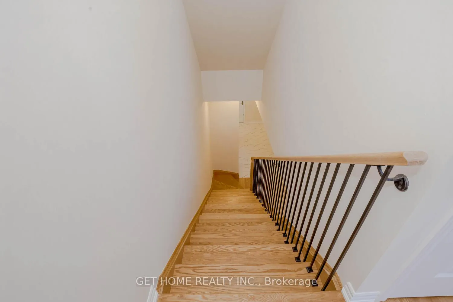 Photo 14 of 1453 National Common, Burlington, Tyandaga — HOMEH