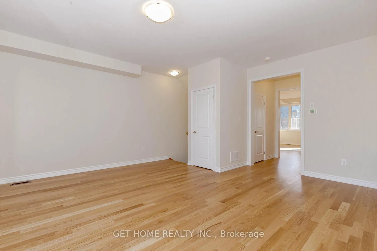 Photo 17 of 1453 National Common, Burlington, Tyandaga — HOMEH