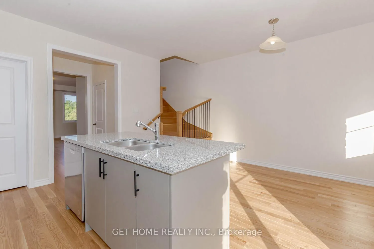 Photo 22 of 1453 National Common, Burlington, Tyandaga — HOMEH