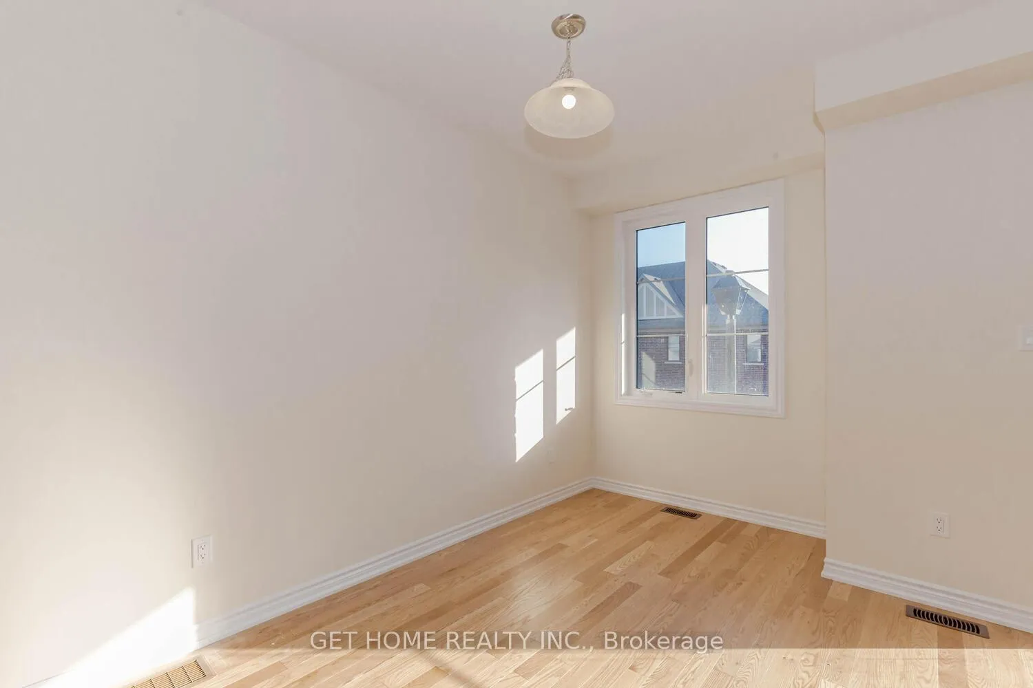 Photo 28 of 1453 National Common, Burlington, Tyandaga — HOMEH