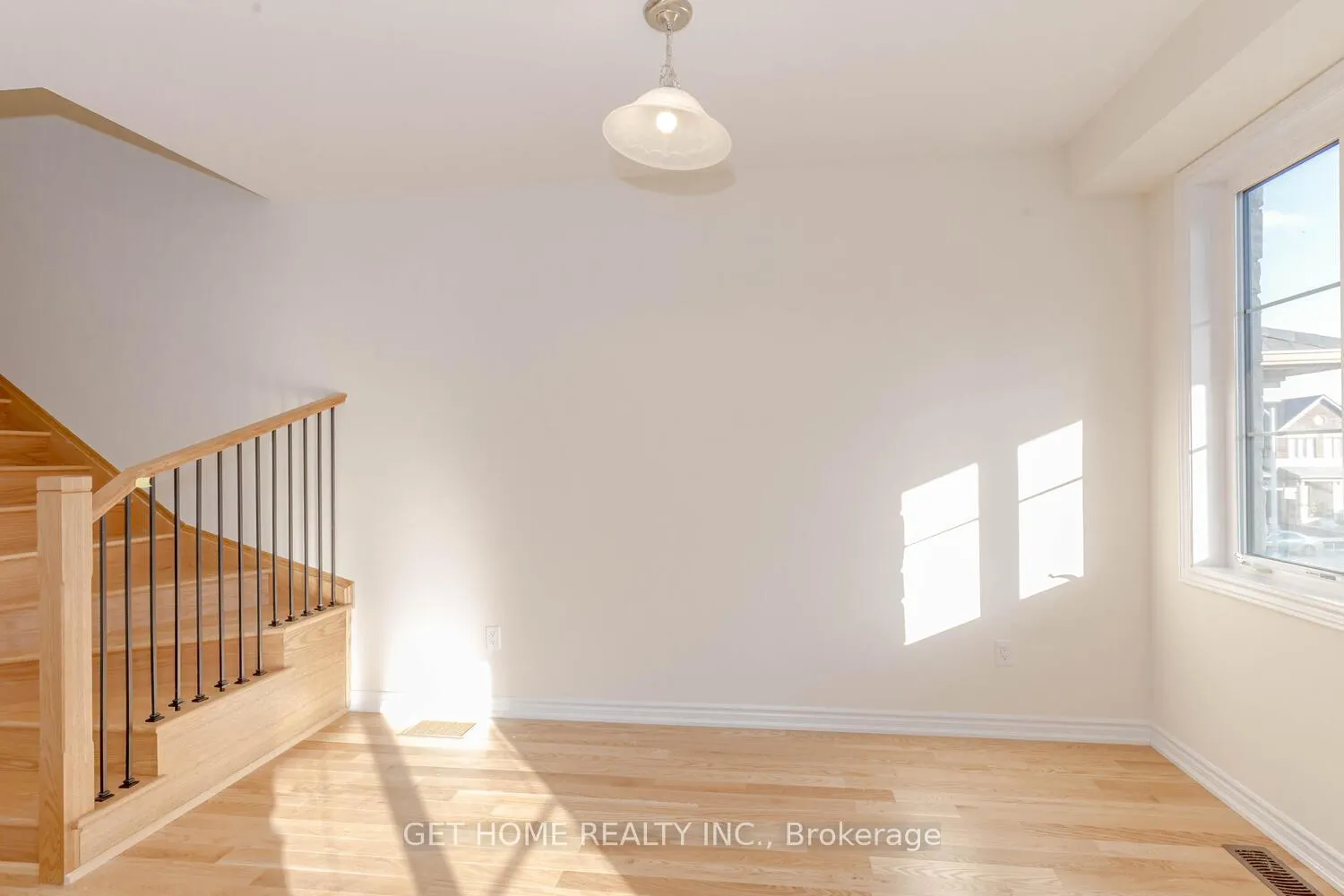 Photo 29 of 1453 National Common, Burlington, Tyandaga — HOMEH