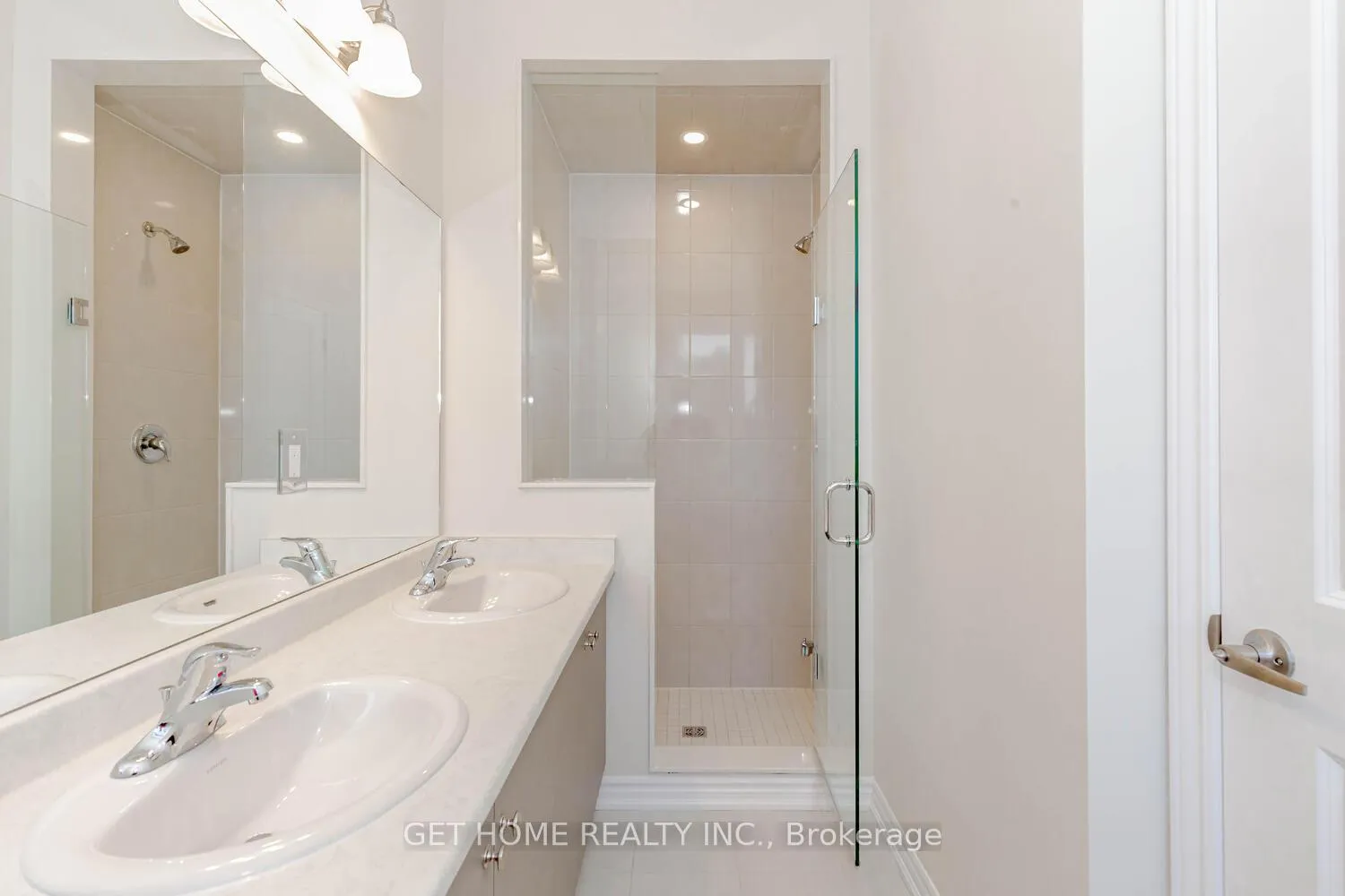 Photo 36 of 1453 National Common, Burlington, Tyandaga — HOMEH