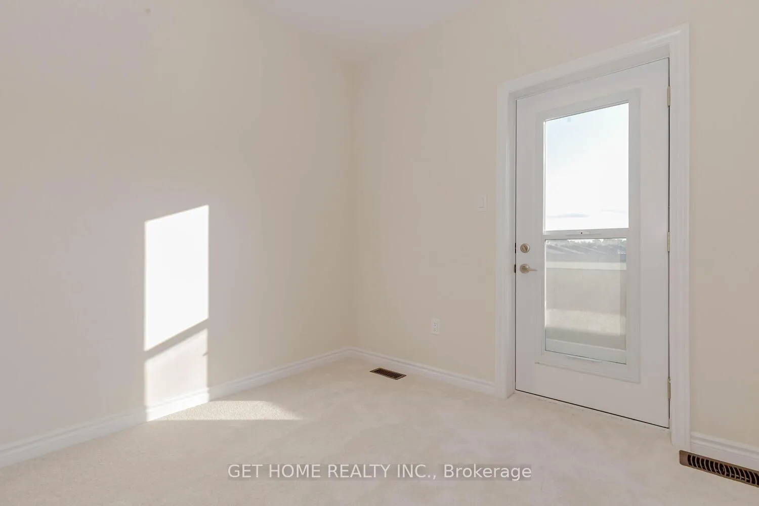 Photo 43 of 1453 National Common, Burlington, Tyandaga — HOMEH