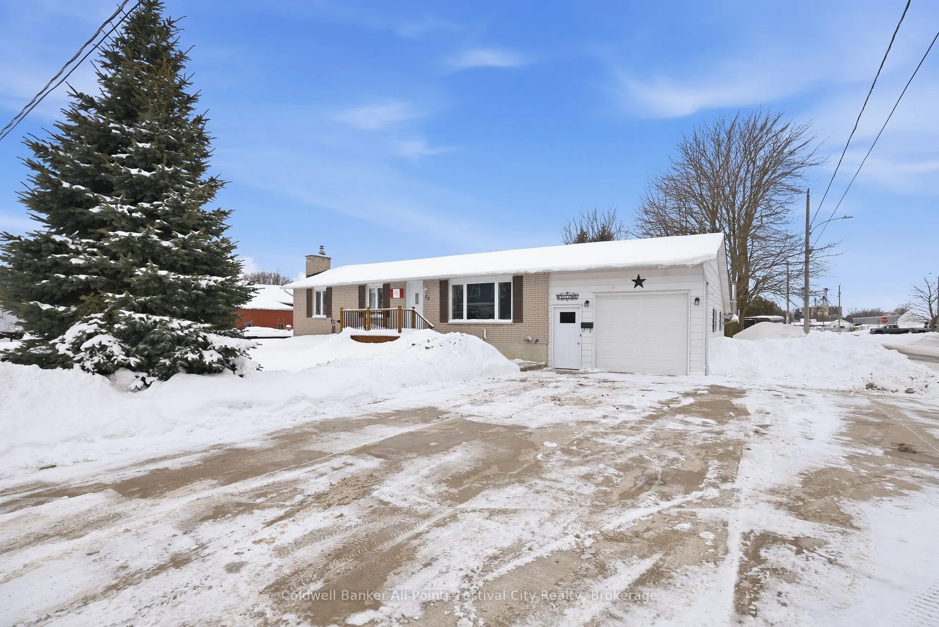 Photo 3 of 72 Lorne Avenue, Bluewater, Hensall — HOMEH