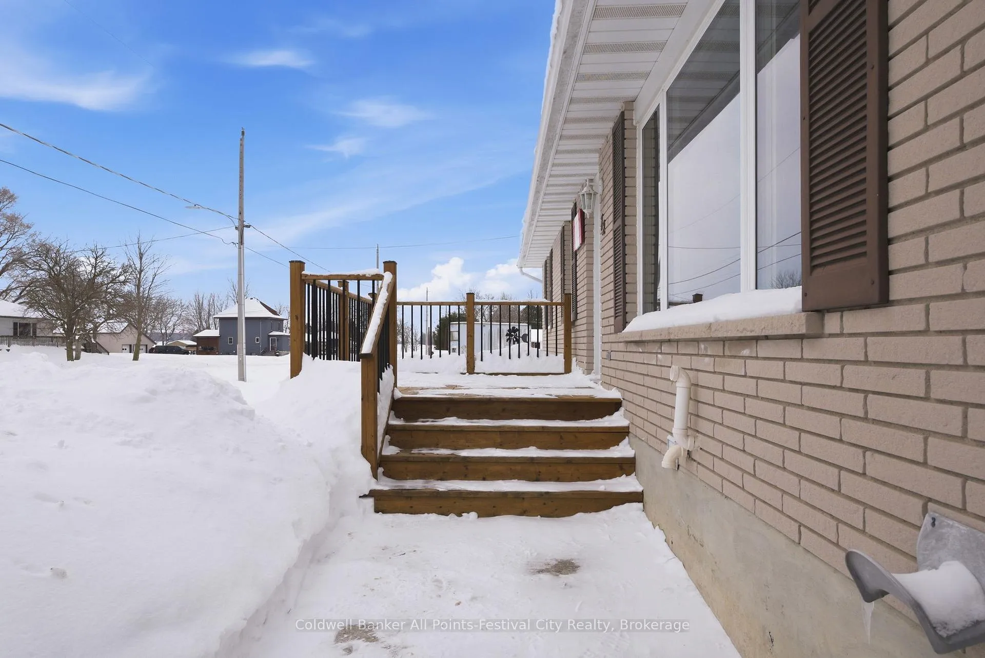 Photo 7 of 72 Lorne Avenue, Bluewater, Hensall — HOMEH
