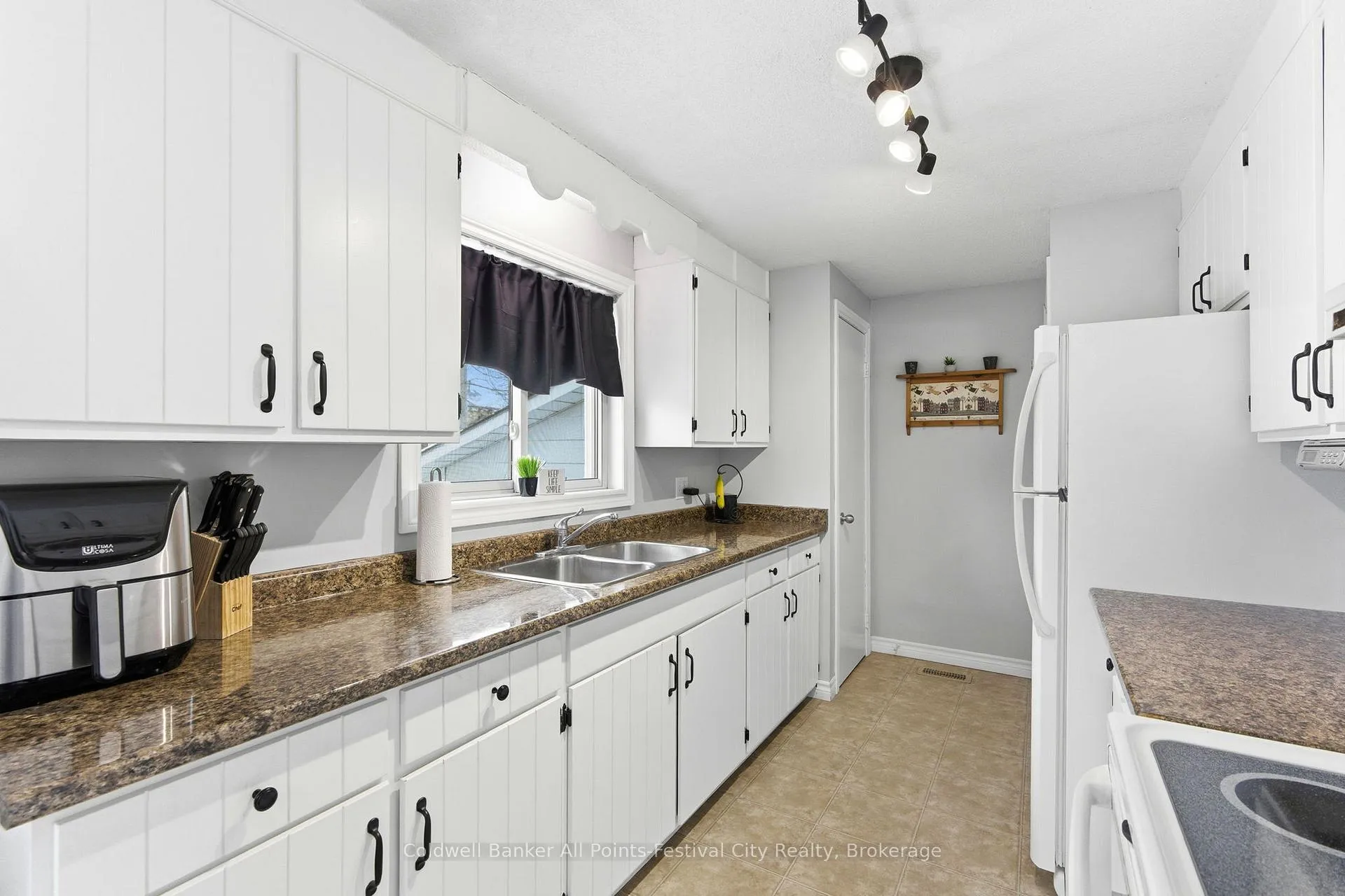 Photo 18 of 72 Lorne Avenue, Bluewater, Hensall — HOMEH
