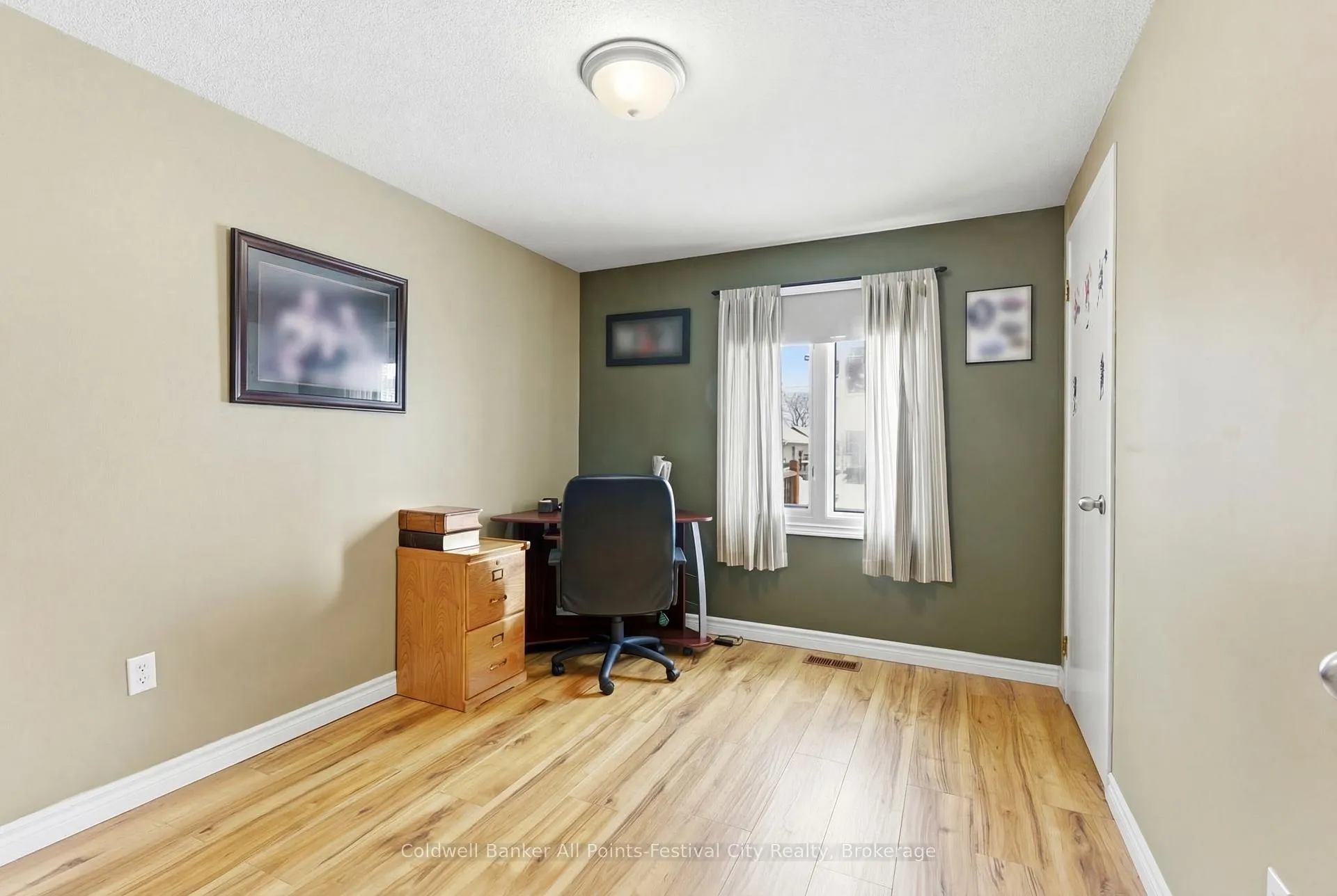 Photo 21 of 72 Lorne Avenue, Bluewater, Hensall — HOMEH