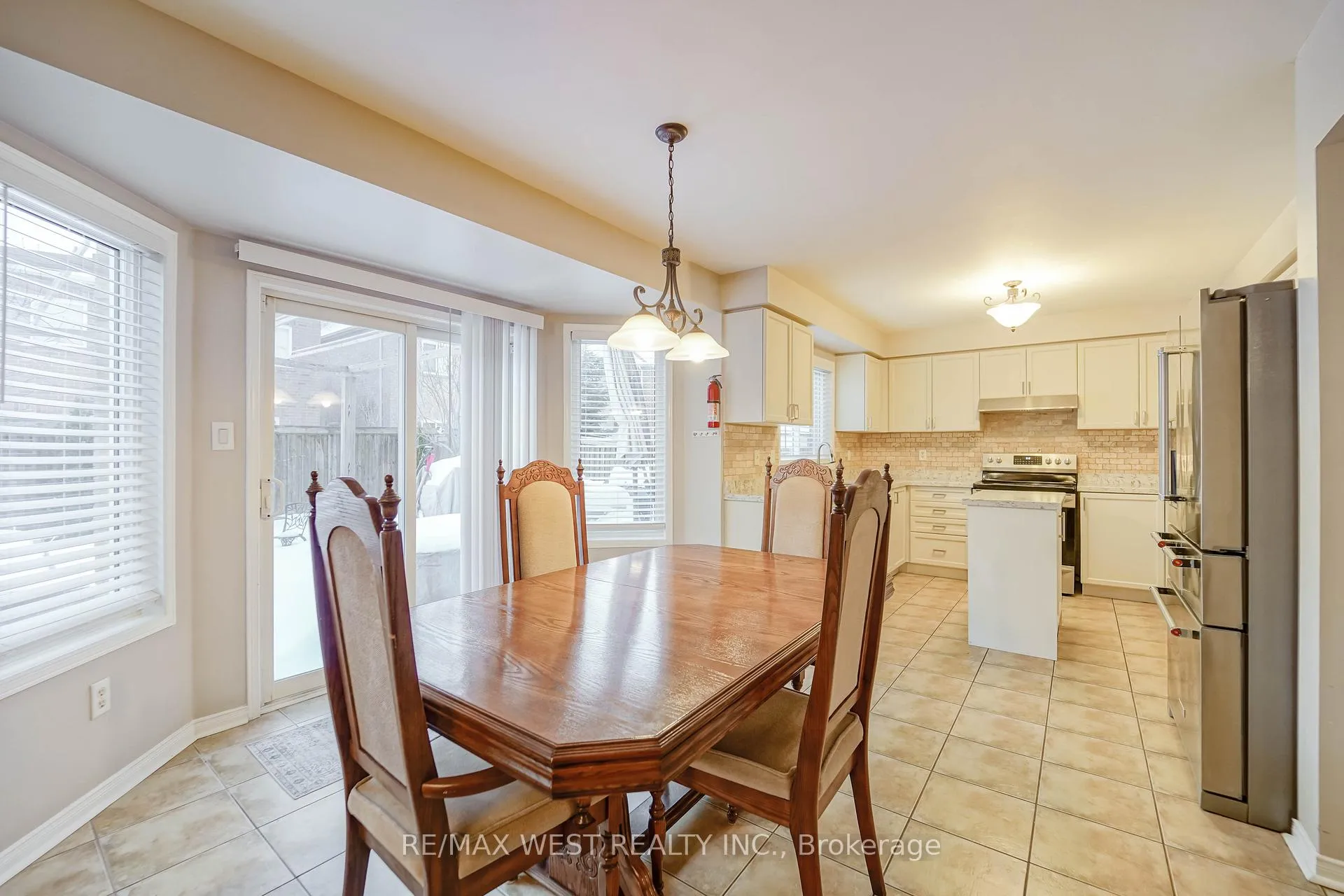 Photo 5 of 71 Dunwell Crescent, Ajax, Northeast Ajax — HOMEH