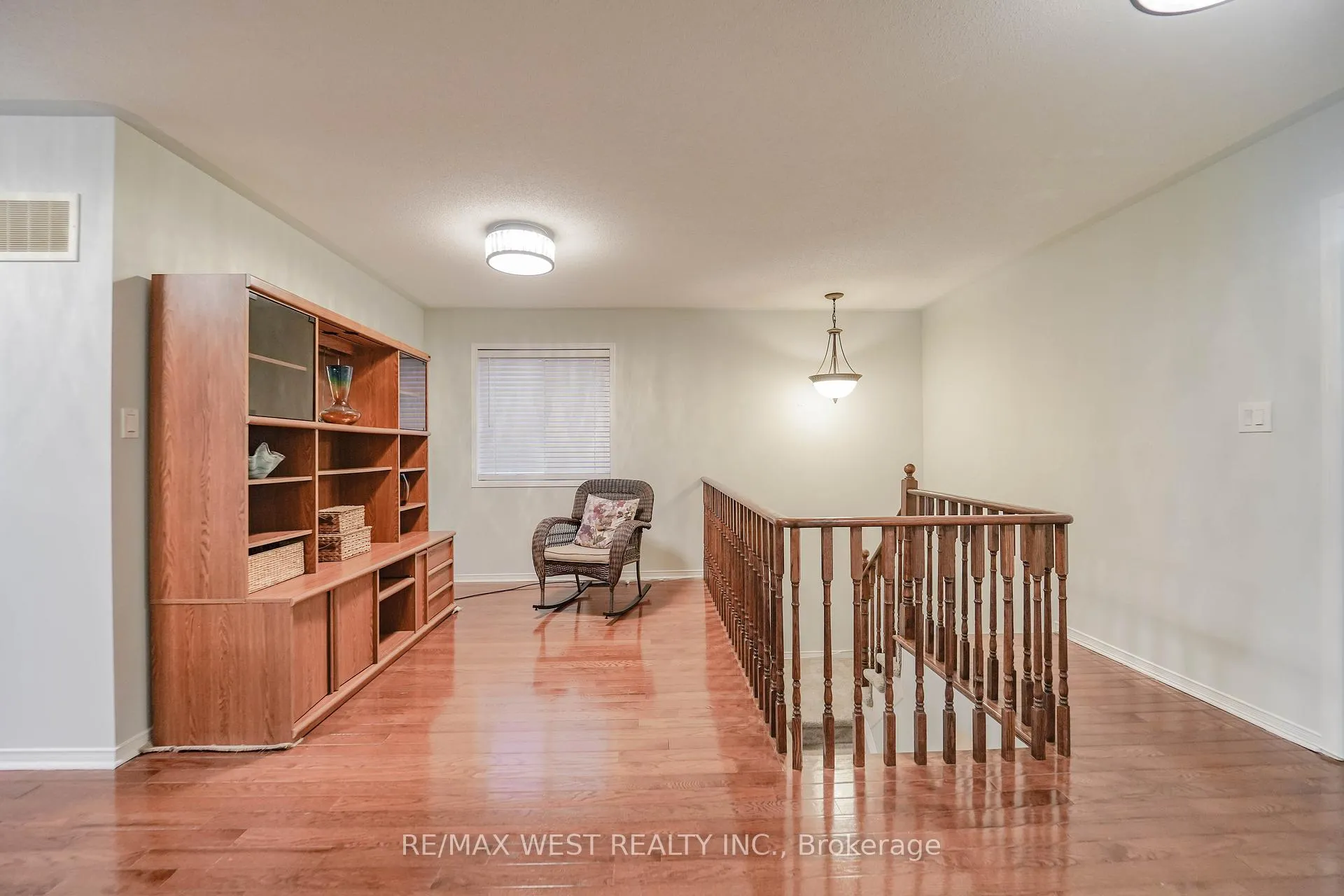 Photo 7 of 71 Dunwell Crescent, Ajax, Northeast Ajax — HOMEH