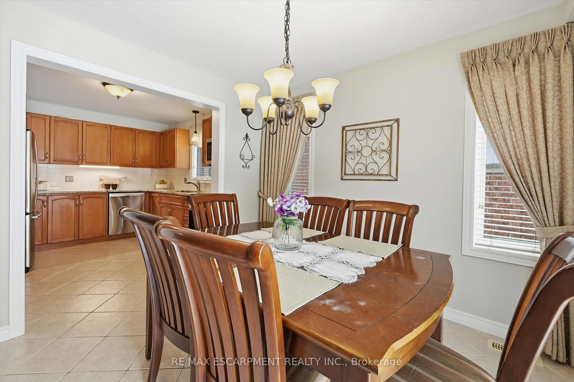 Photo 9 of 41 Tanglewood Drive, Hamilton, Binbrook — HOMEH