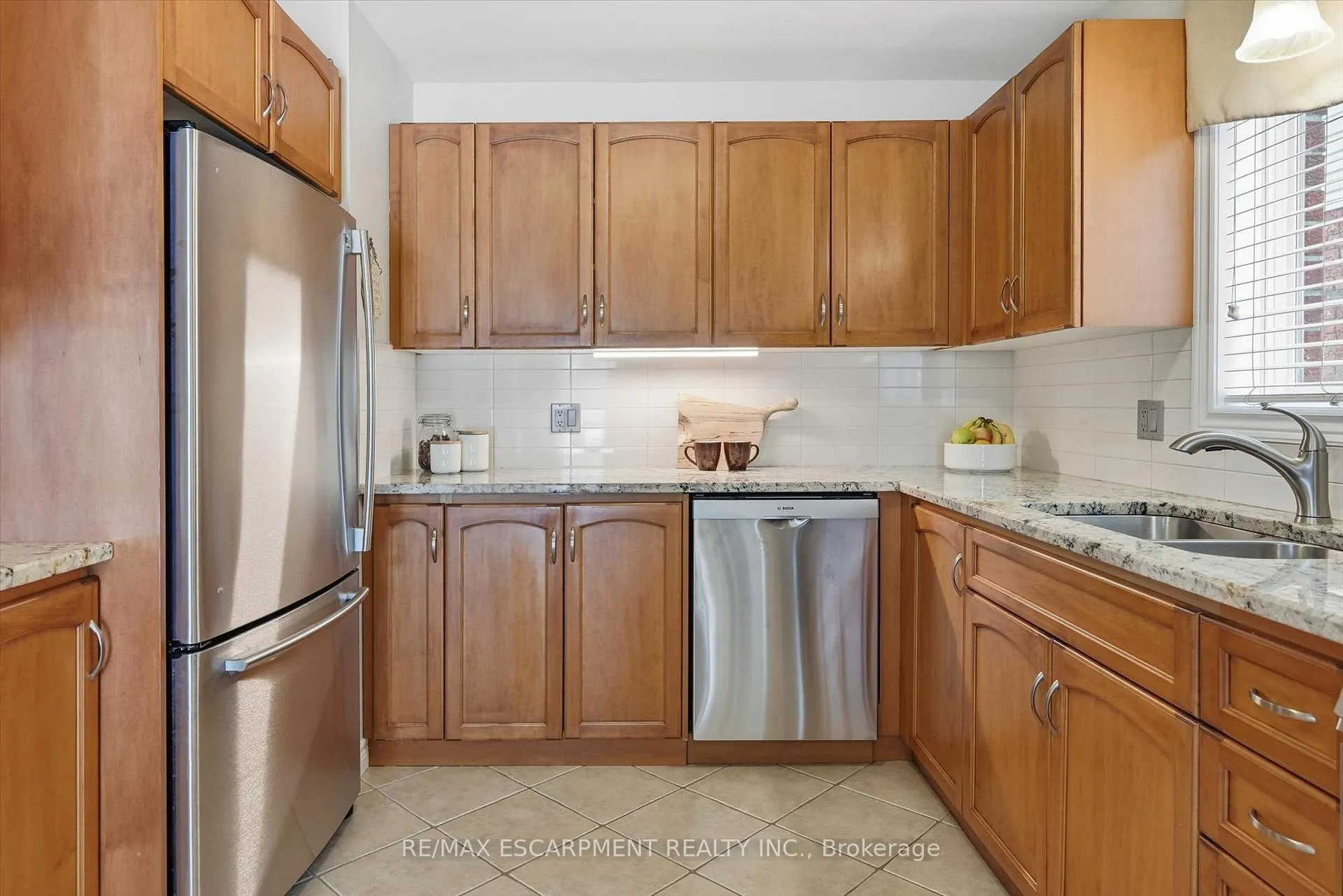 Photo 11 of 41 Tanglewood Drive, Hamilton, Binbrook — HOMEH