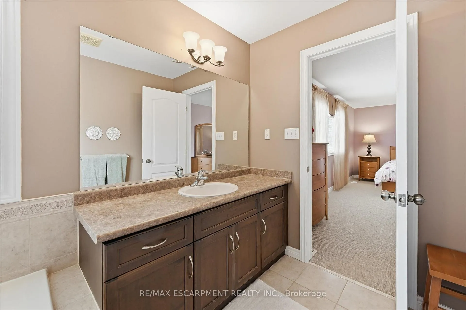 Photo 22 of 41 Tanglewood Drive, Hamilton, Binbrook — HOMEH