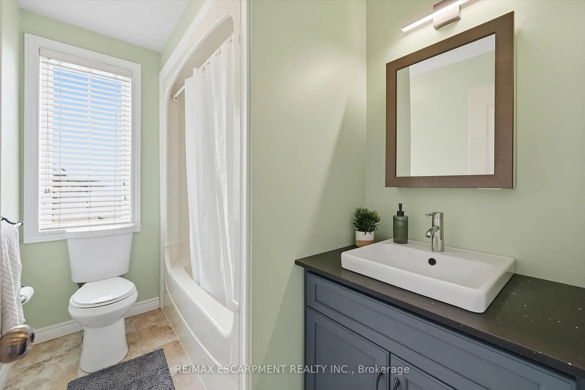Photo 28 of 41 Tanglewood Drive, Hamilton, Binbrook — HOMEH