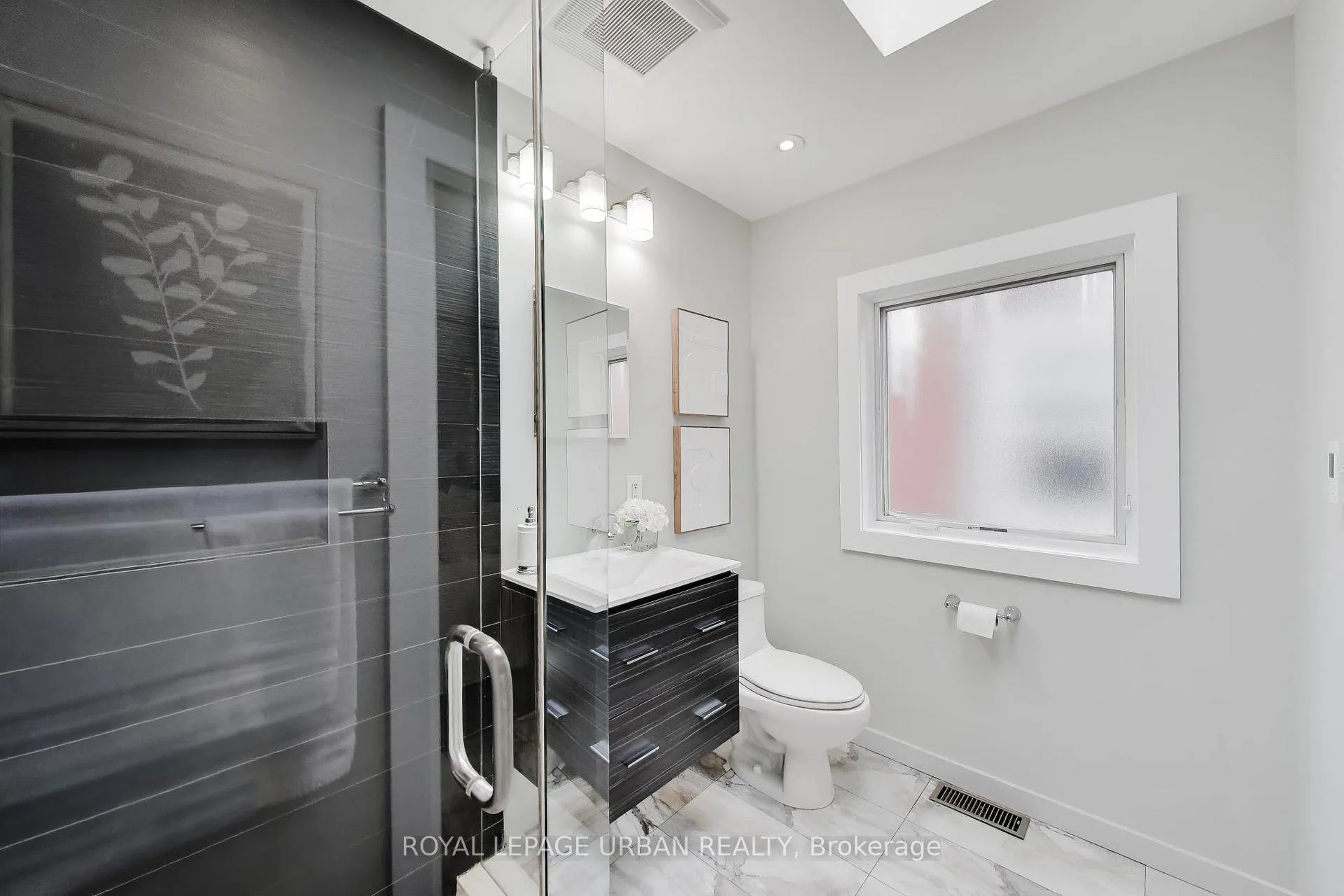 Photo 20 of 132 Mortimer Avenue, Toronto, Broadview North — HOMEH