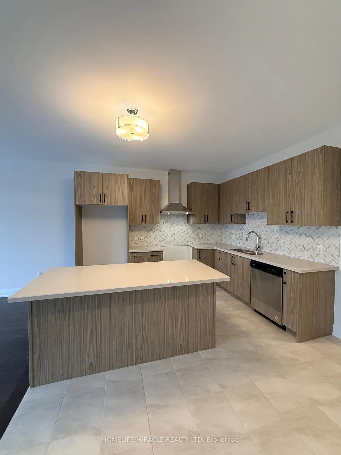 Photo 9 of 20 Sweet Cicely Street, Springwater, Midhurst — HOMEH