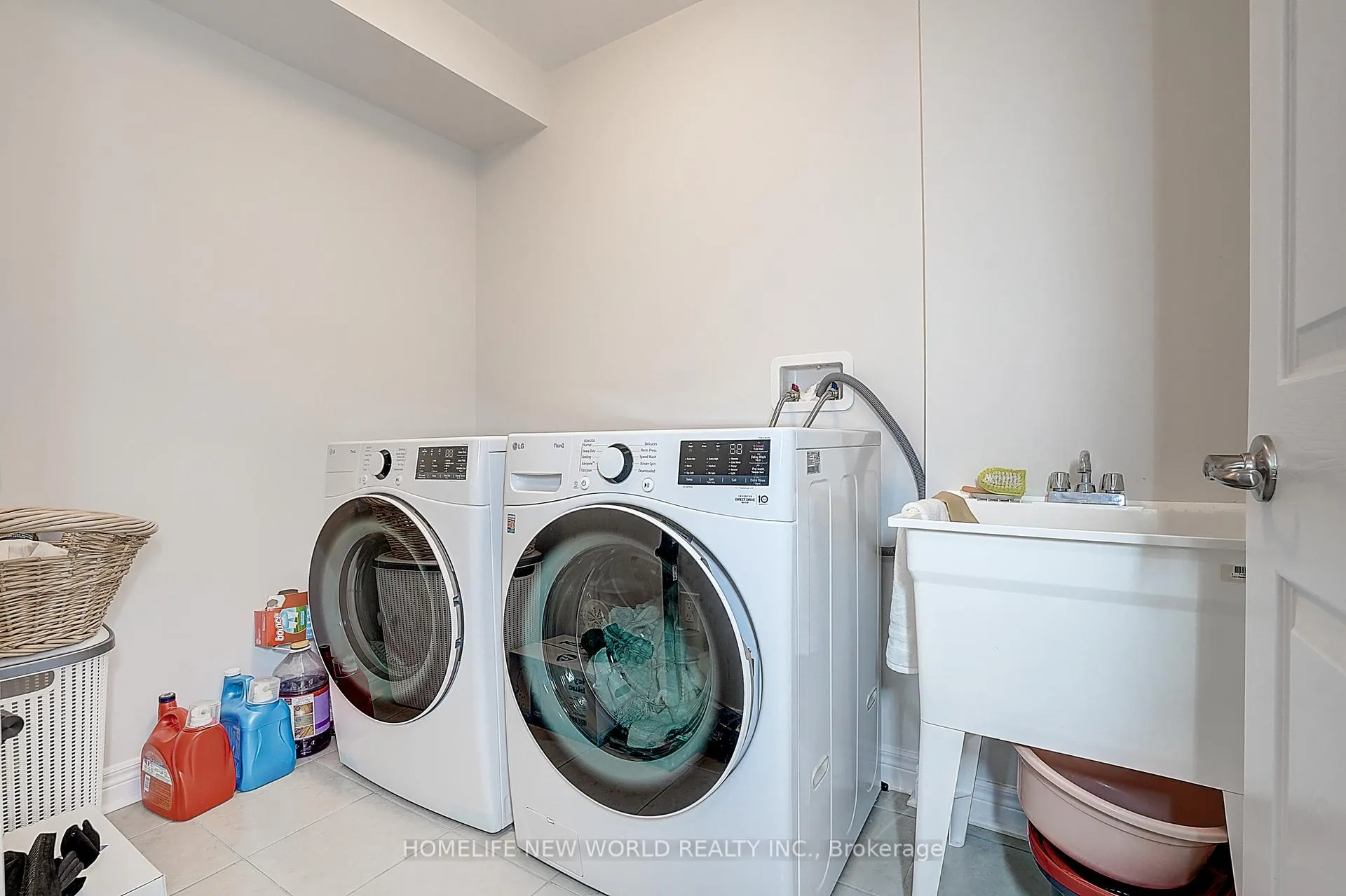 Photo 10 of 195 Mumbai Drive, Markham, Middlefield — HOMEH