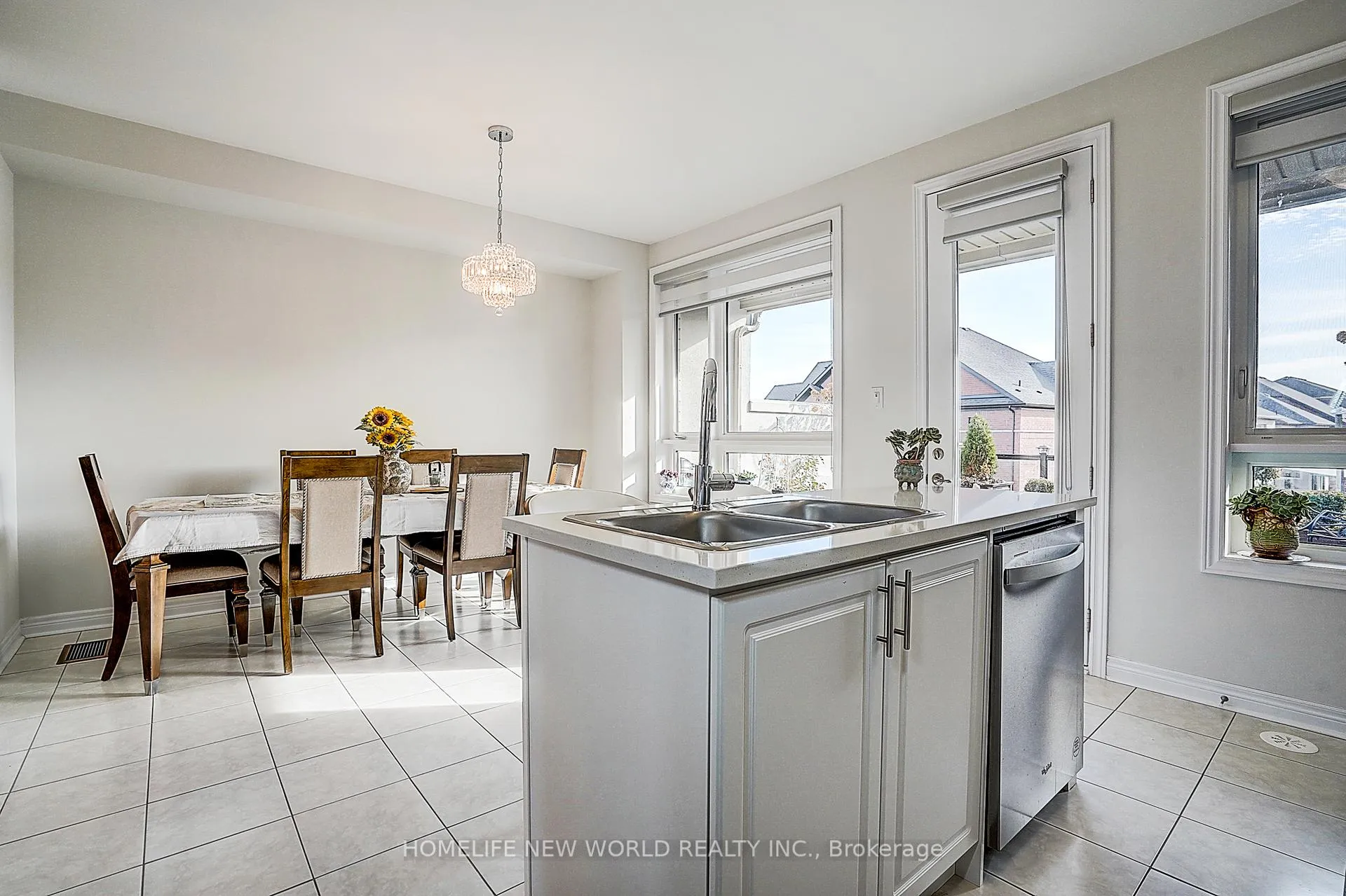 Photo 31 of 195 Mumbai Drive, Markham, Middlefield — HOMEH