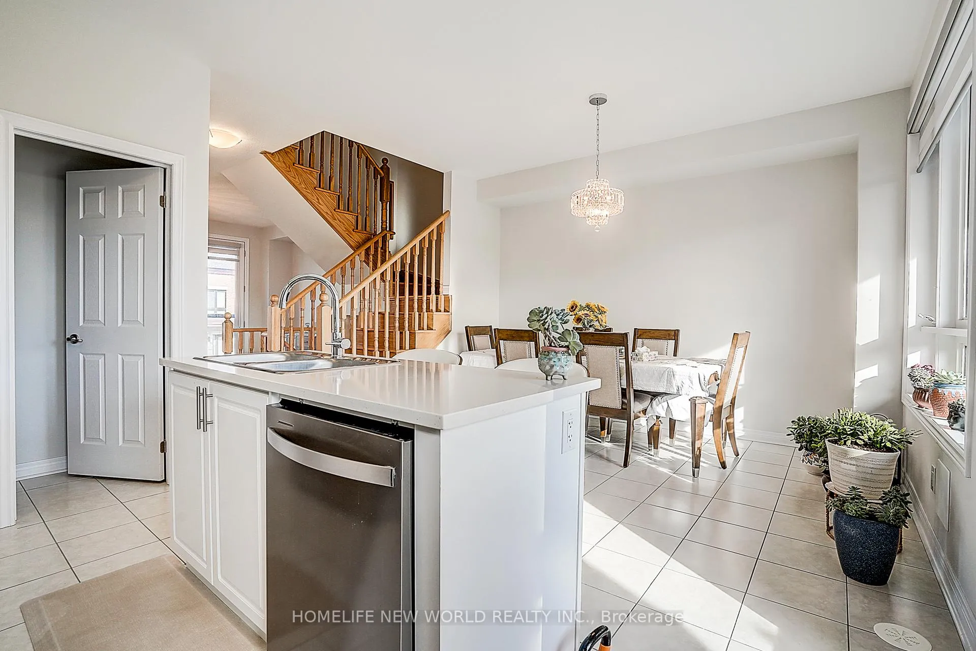 Photo 32 of 195 Mumbai Drive, Markham, Middlefield — HOMEH