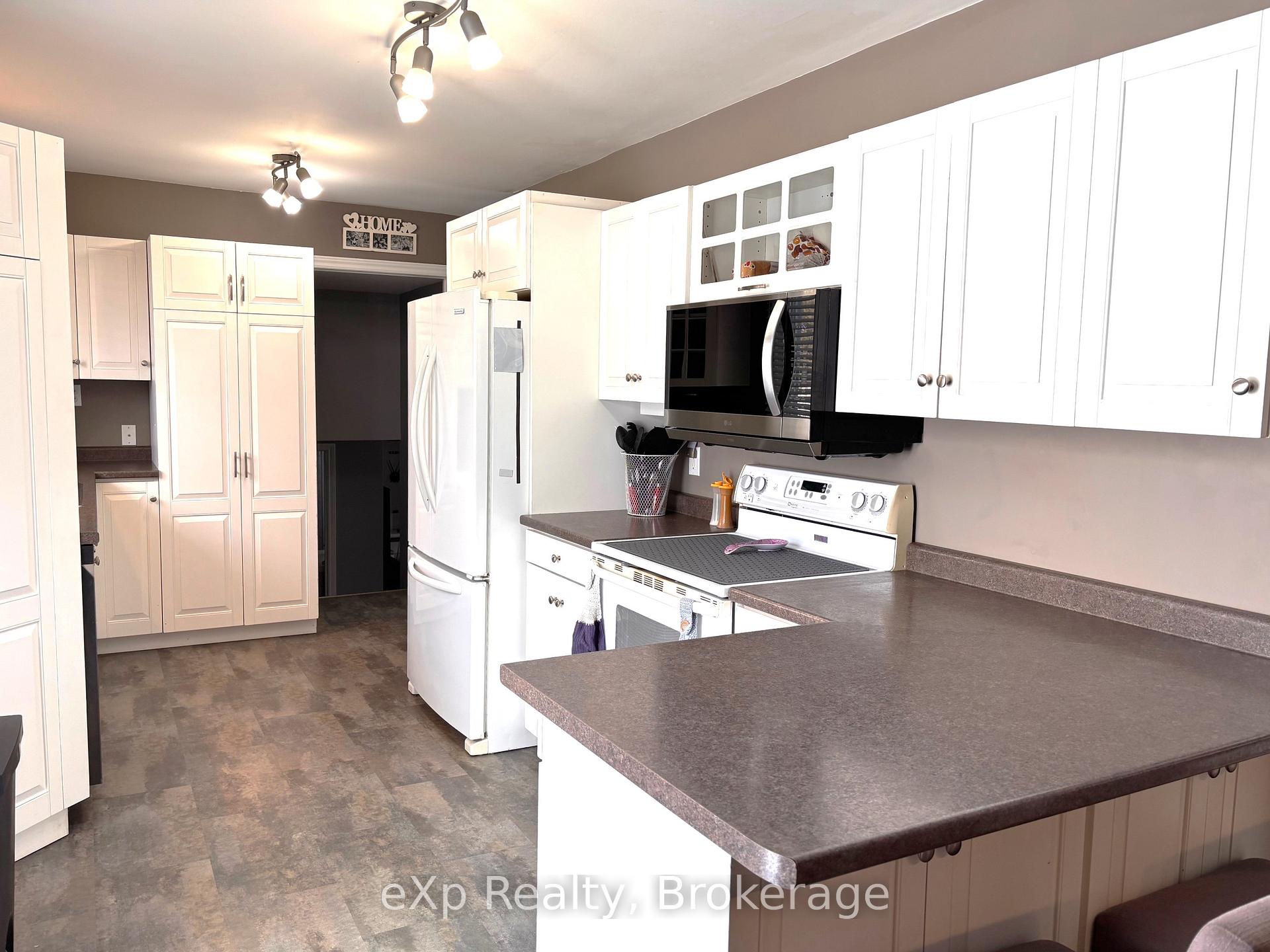 Photo 12 of 170 11th Avenue, Hanover — HOMEH