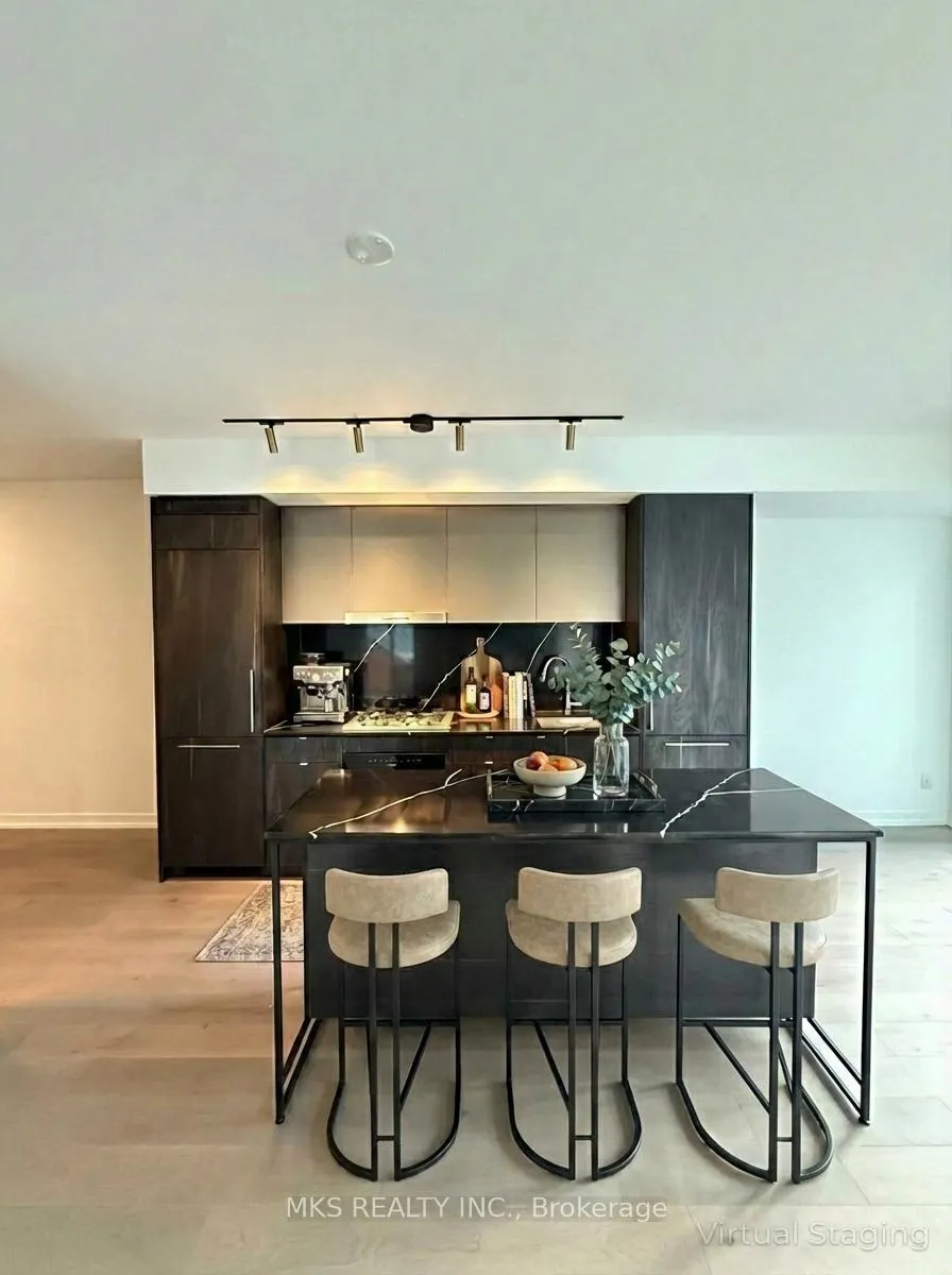 Photo 3 of Unit 503, 771 Yonge Street, Toronto, The Annex — HOMEH