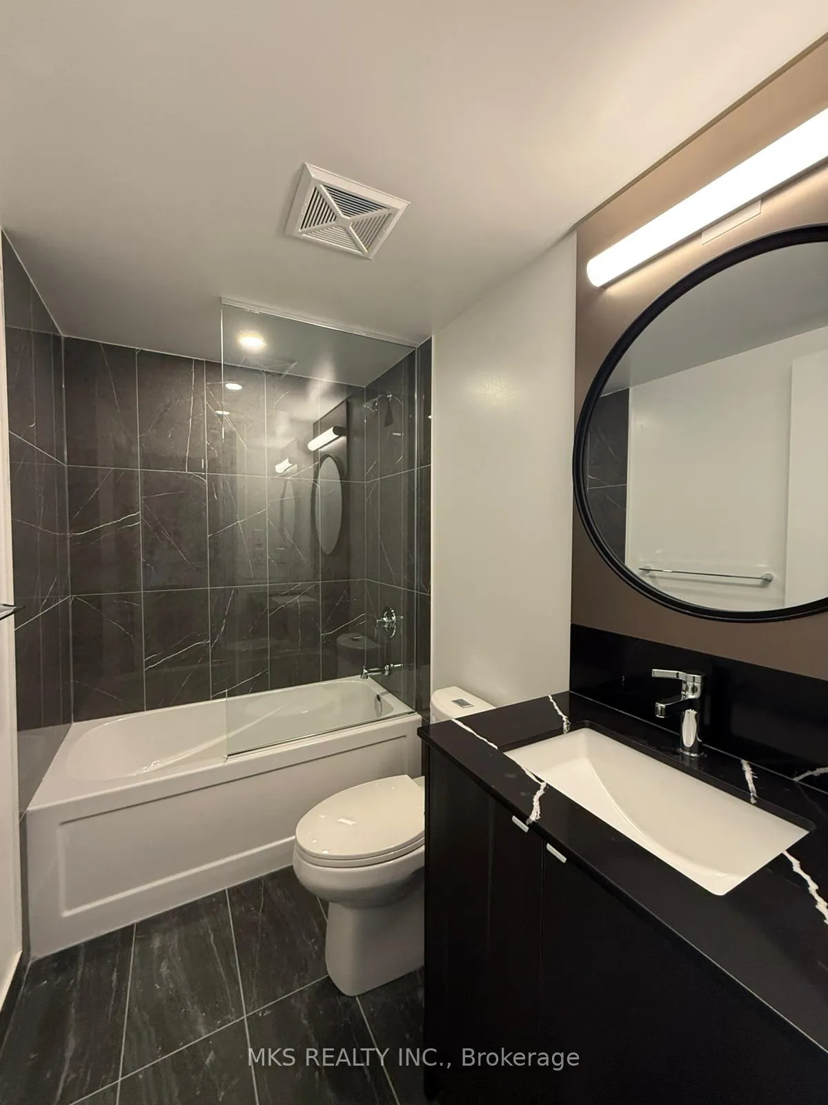 Photo 6 of Unit 503, 771 Yonge Street, Toronto, The Annex — HOMEH