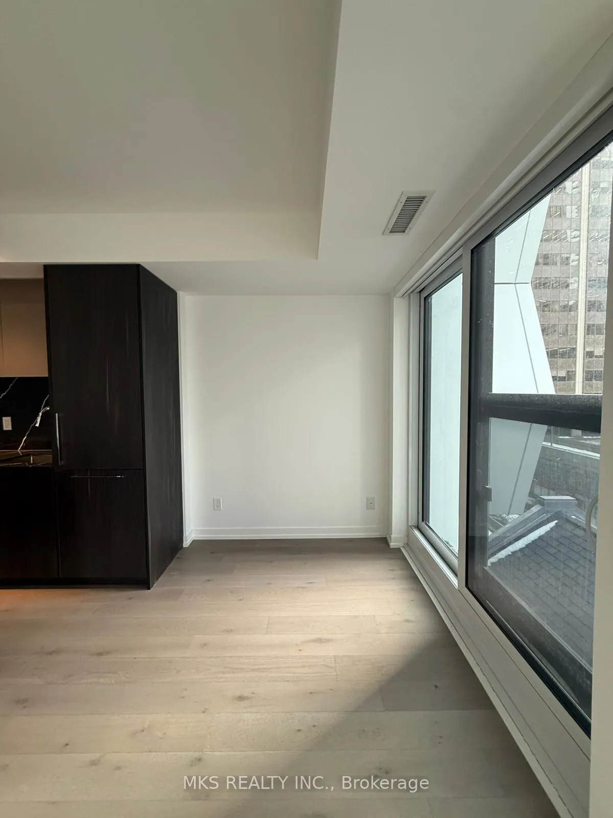 Photo 9 of Unit 503, 771 Yonge Street, Toronto, The Annex — HOMEH