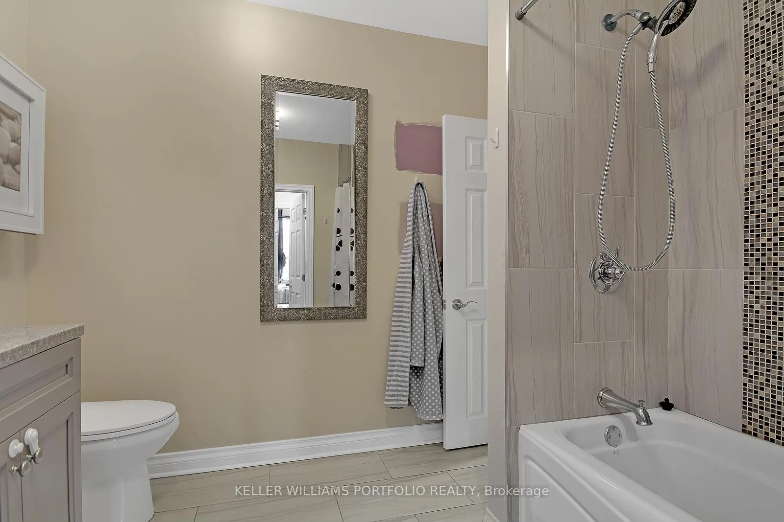 Photo 20 of 17 Bertmount Avenue, Toronto, South Riverdale — HOMEH